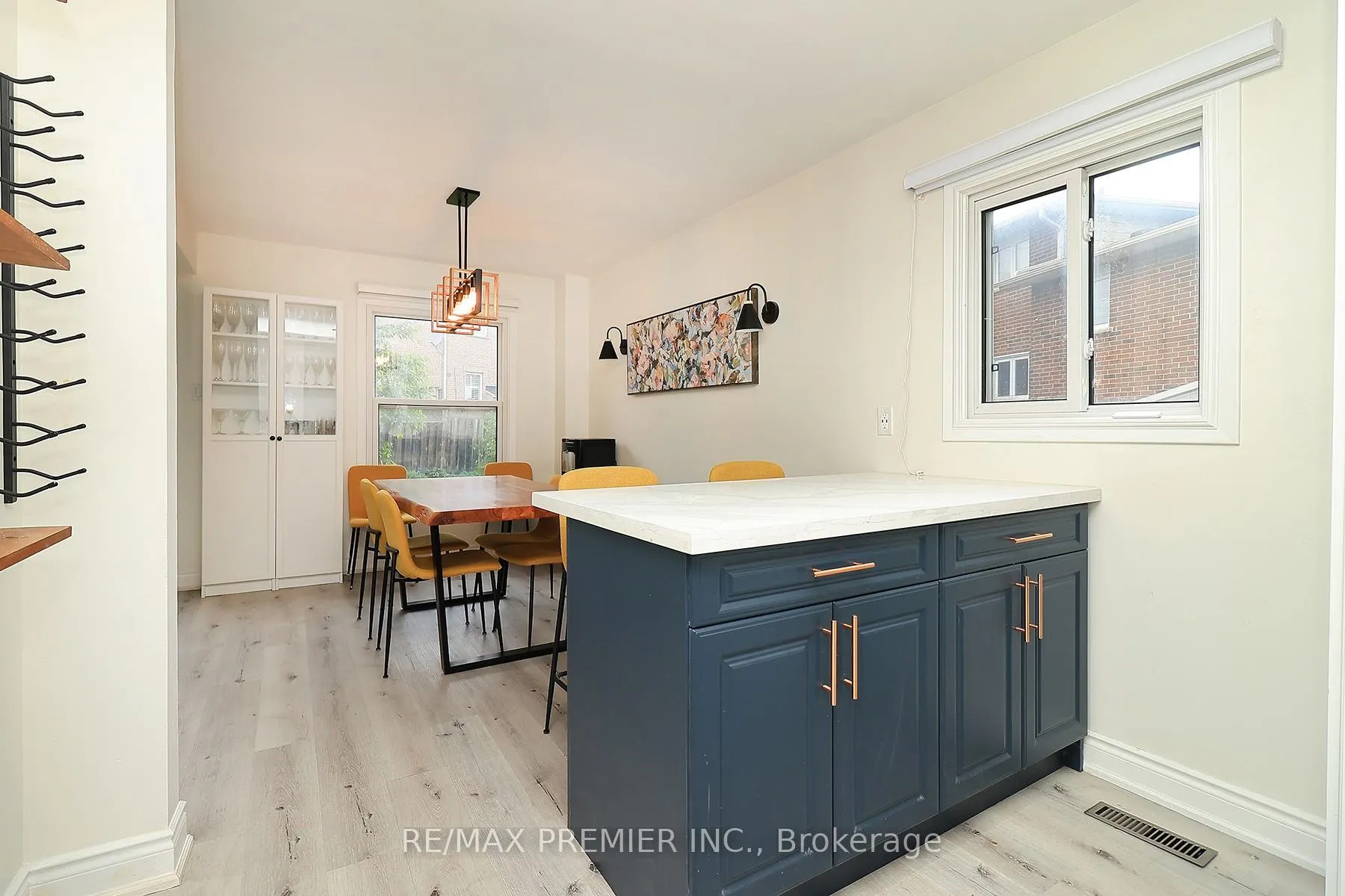 Photo 12 of 27 Prairie Dunes Place, Vaughan, Glen Shields — HOMEH