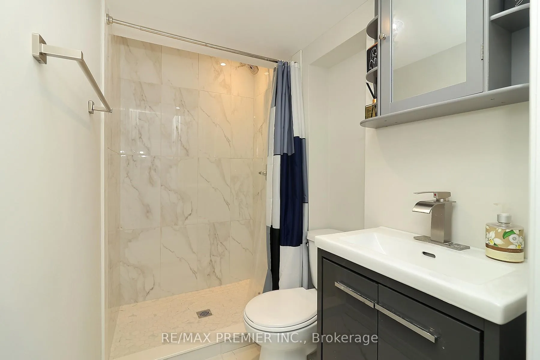 Photo 19 of 27 Prairie Dunes Place, Vaughan, Glen Shields — HOMEH