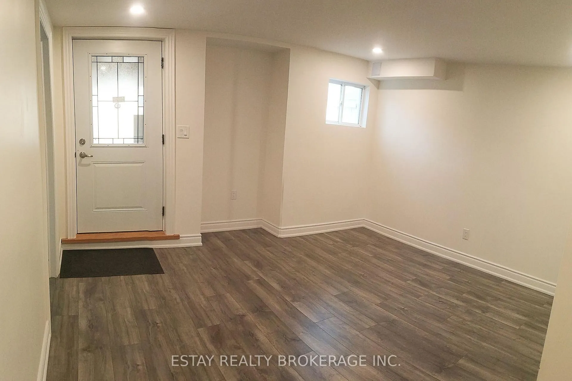 Photo 2 of Unit Basement, 6 Reynolds Crescent, Aurora, Bayview Northeast — HOMEH