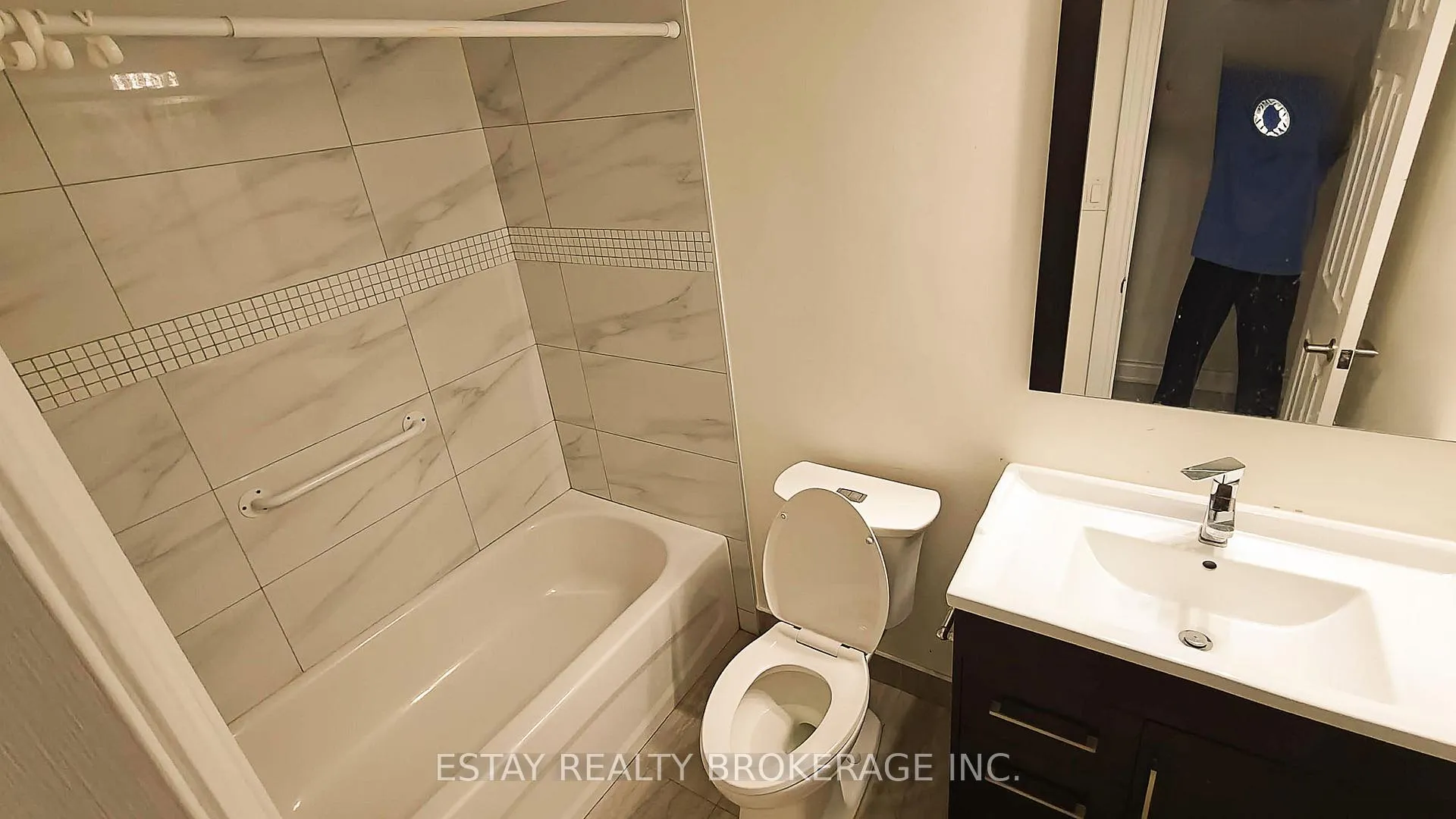 Photo 7 of Unit Basement, 6 Reynolds Crescent, Aurora, Bayview Northeast — HOMEH
