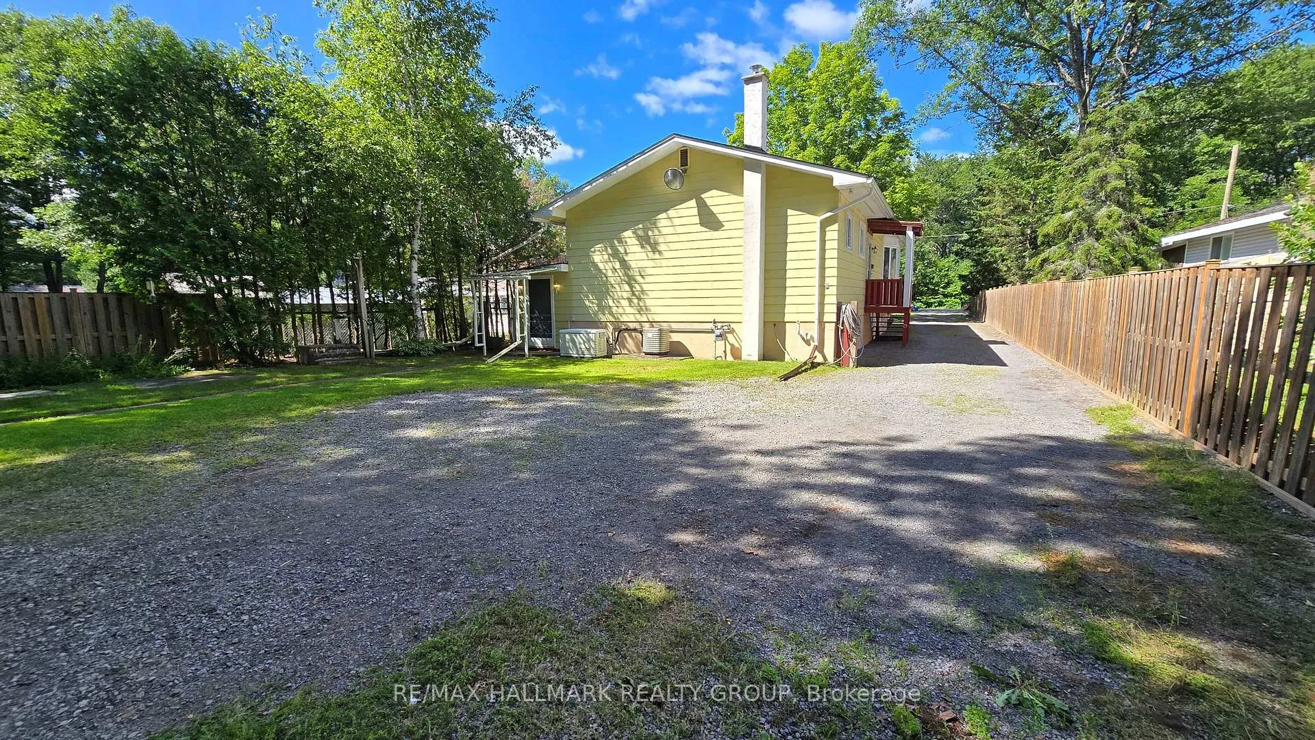 Photo 5 of 266 Baldwin Street, Ottawa, Constance Bay — HOMEH