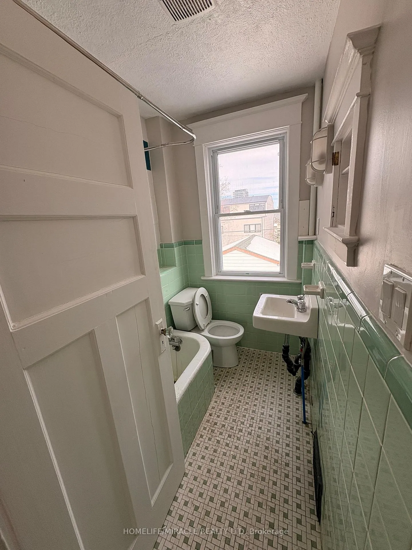 Photo 5 of 66 Belvidere Avenue, Toronto, Oakwood Village — HOMEH