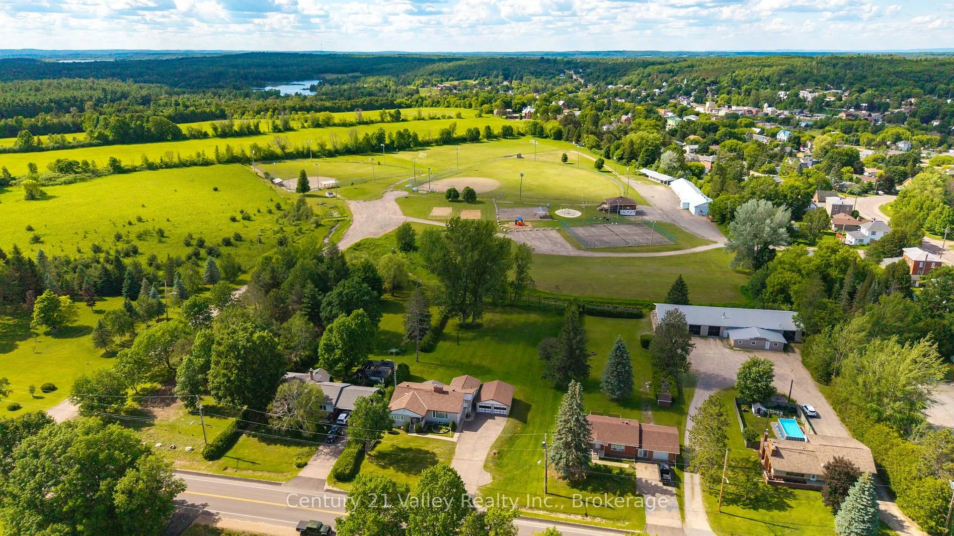 Photo 2 of 32 Foymount Road, Bonnechere Valley, Eganville/Bonnechere Twp — HOMEH