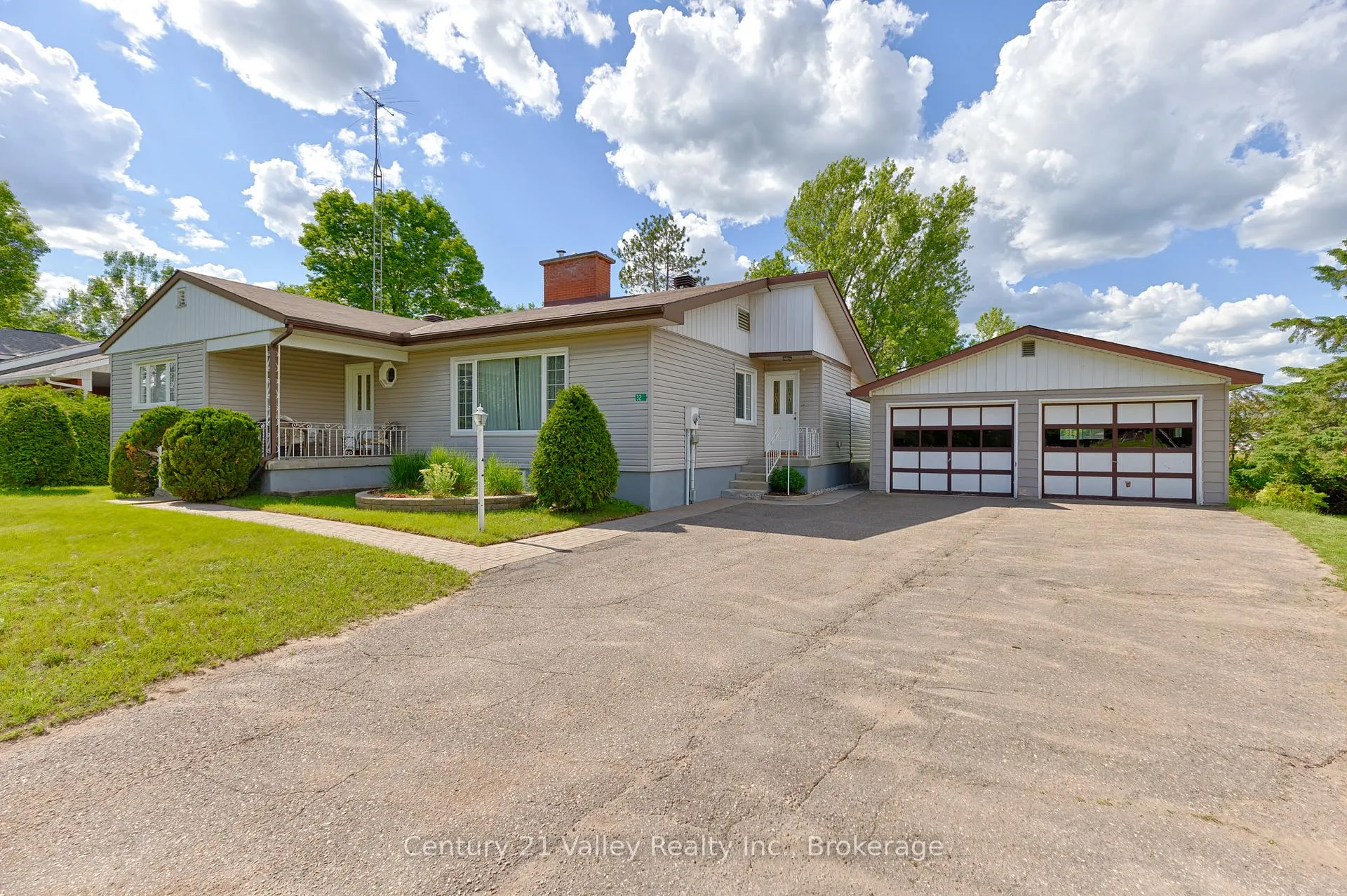 Photo 5 of 32 Foymount Road, Bonnechere Valley, Eganville/Bonnechere Twp — HOMEH