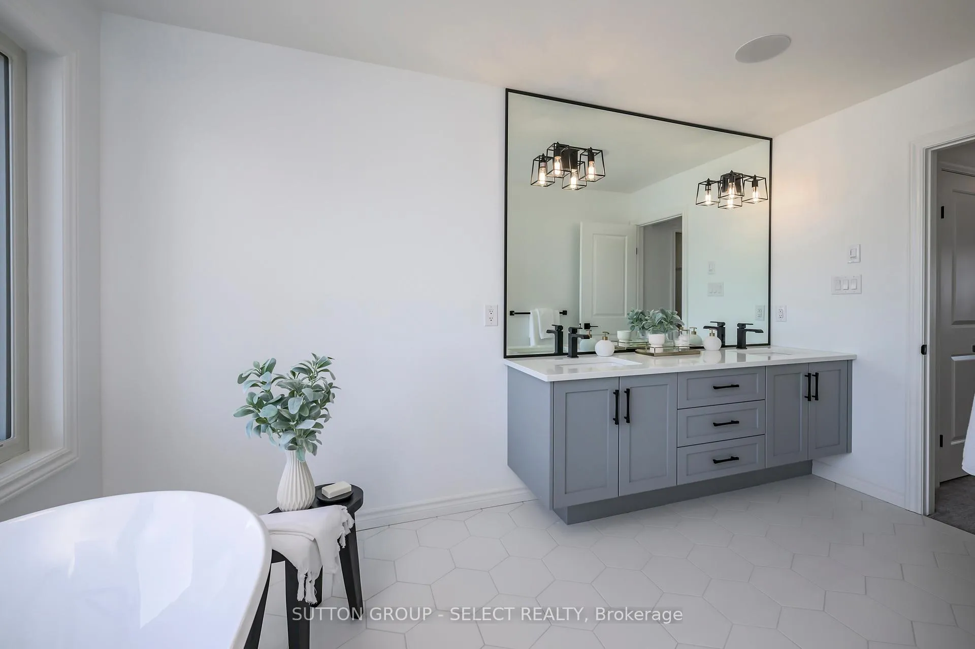 Photo 28 of 210 Harvest Lane, Thames Centre, Dorchester — HOMEH