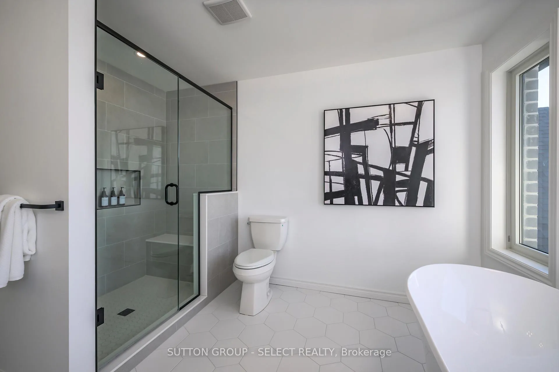 Photo 29 of 210 Harvest Lane, Thames Centre, Dorchester — HOMEH