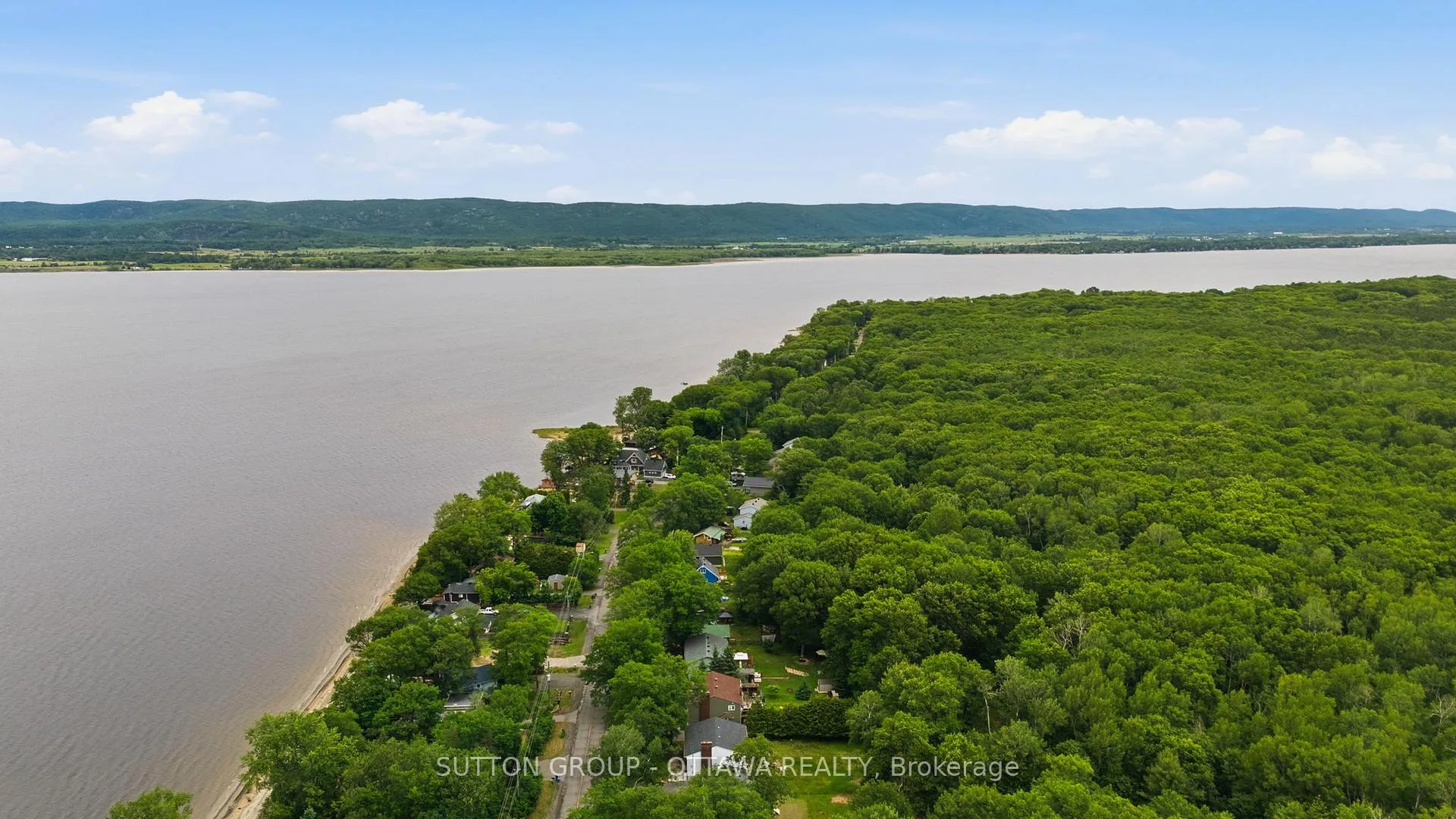 Photo 18 of 829 Bayview Drive, Ottawa, Constance Bay — HOMEH
