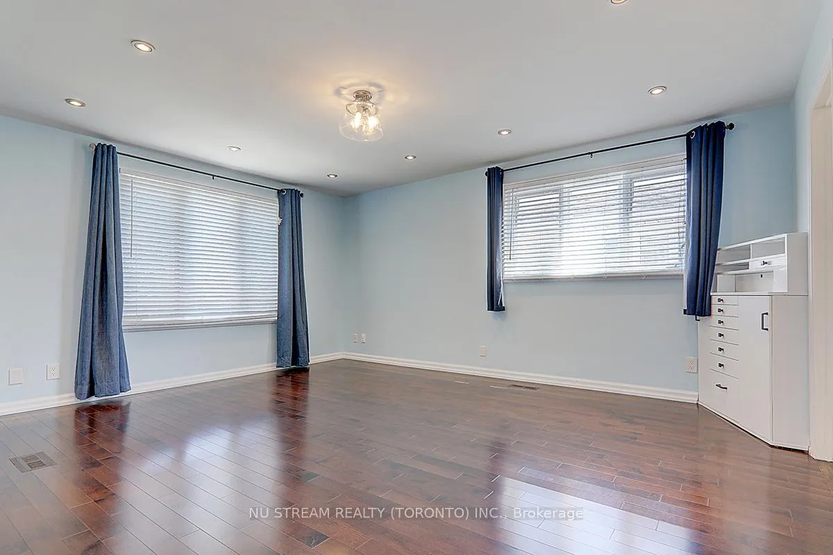 Photo 11 of 47 Hemingway Crescent, Markham, Unionville — HOMEH