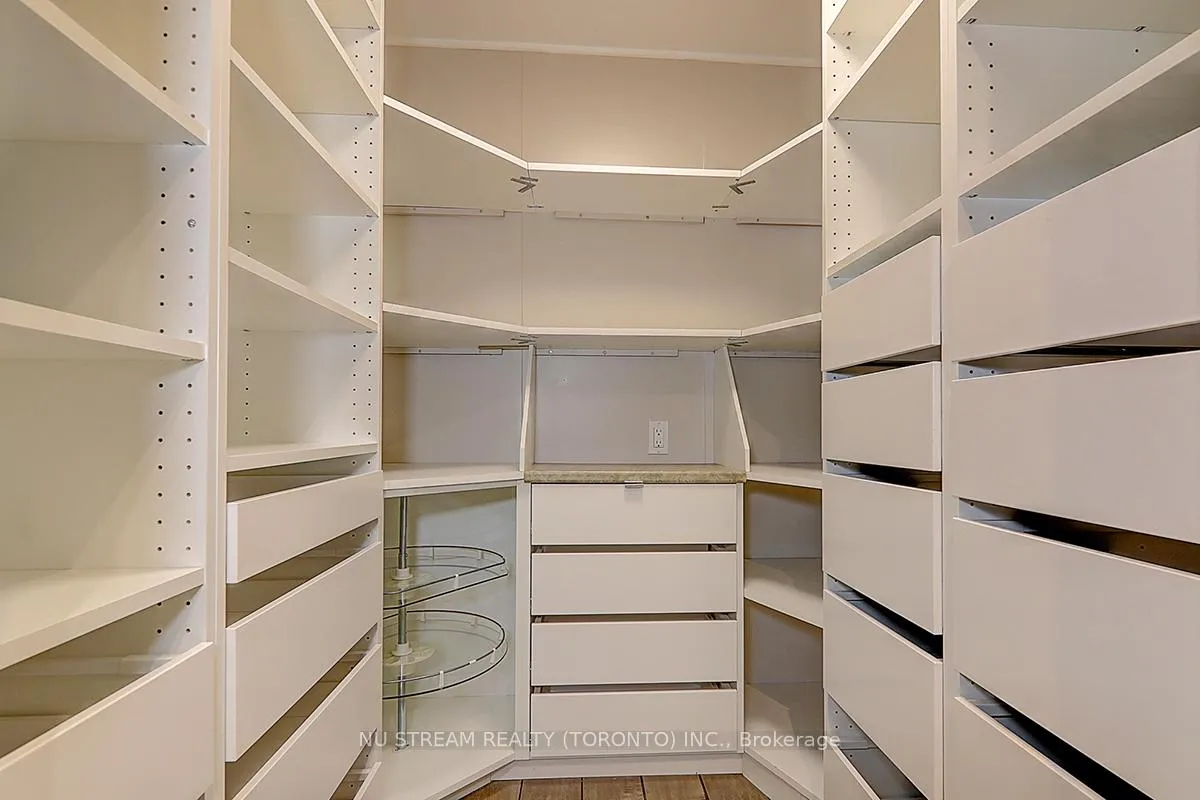 Photo 17 of 47 Hemingway Crescent, Markham, Unionville — HOMEH
