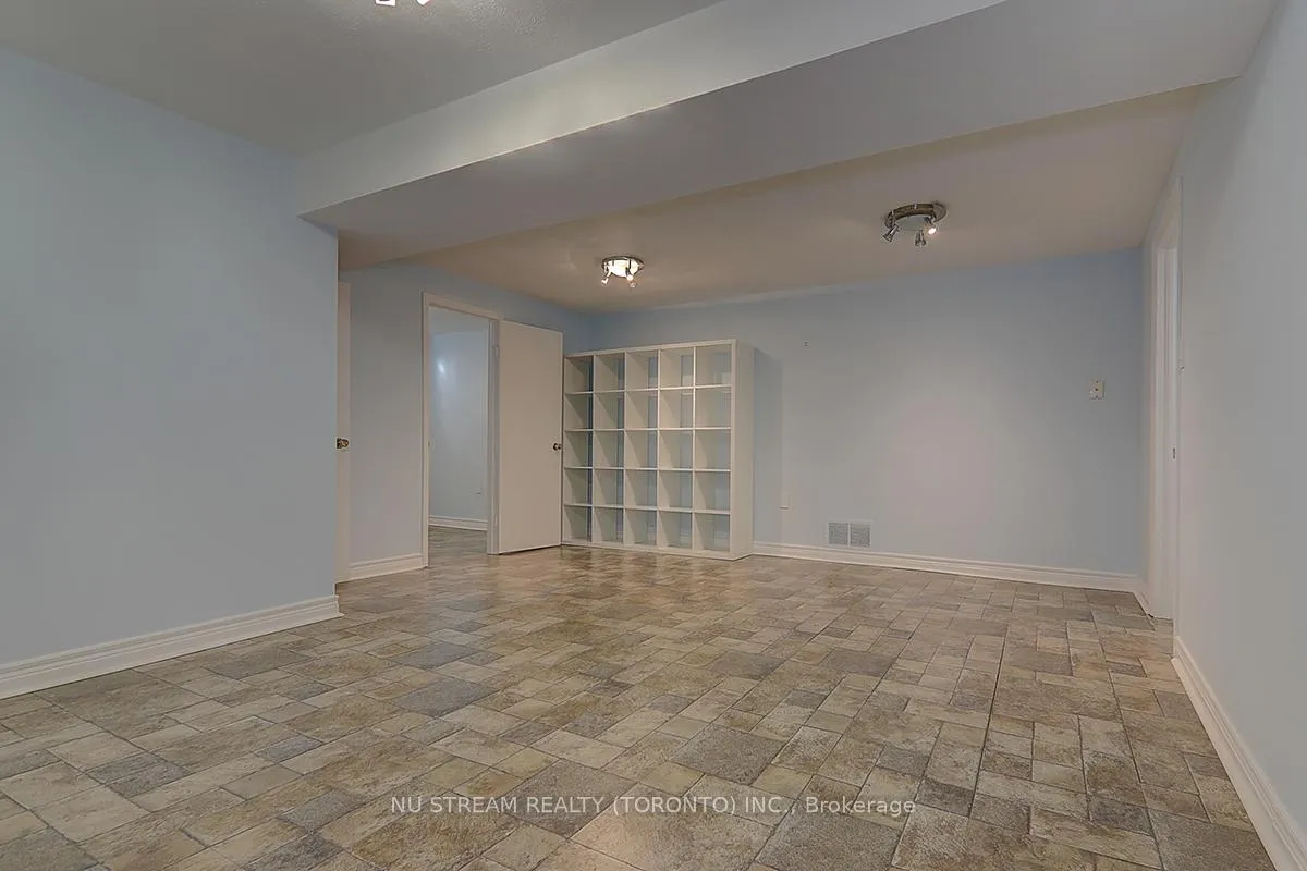 Photo 18 of 47 Hemingway Crescent, Markham, Unionville — HOMEH