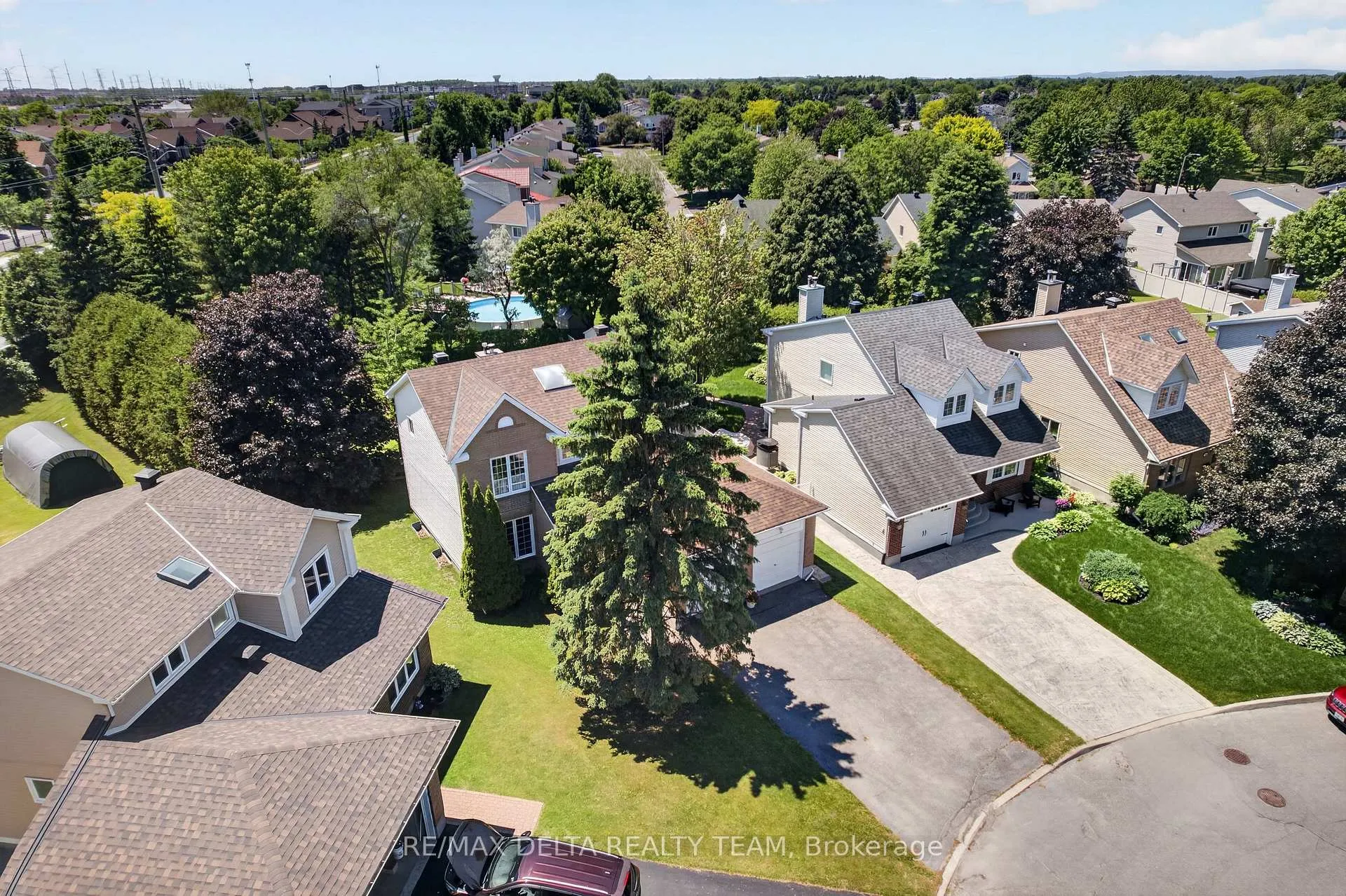 Photo 2 of 664 Thicket Way, Ottawa, Fallingbrook/Gardenway South — HOMEH