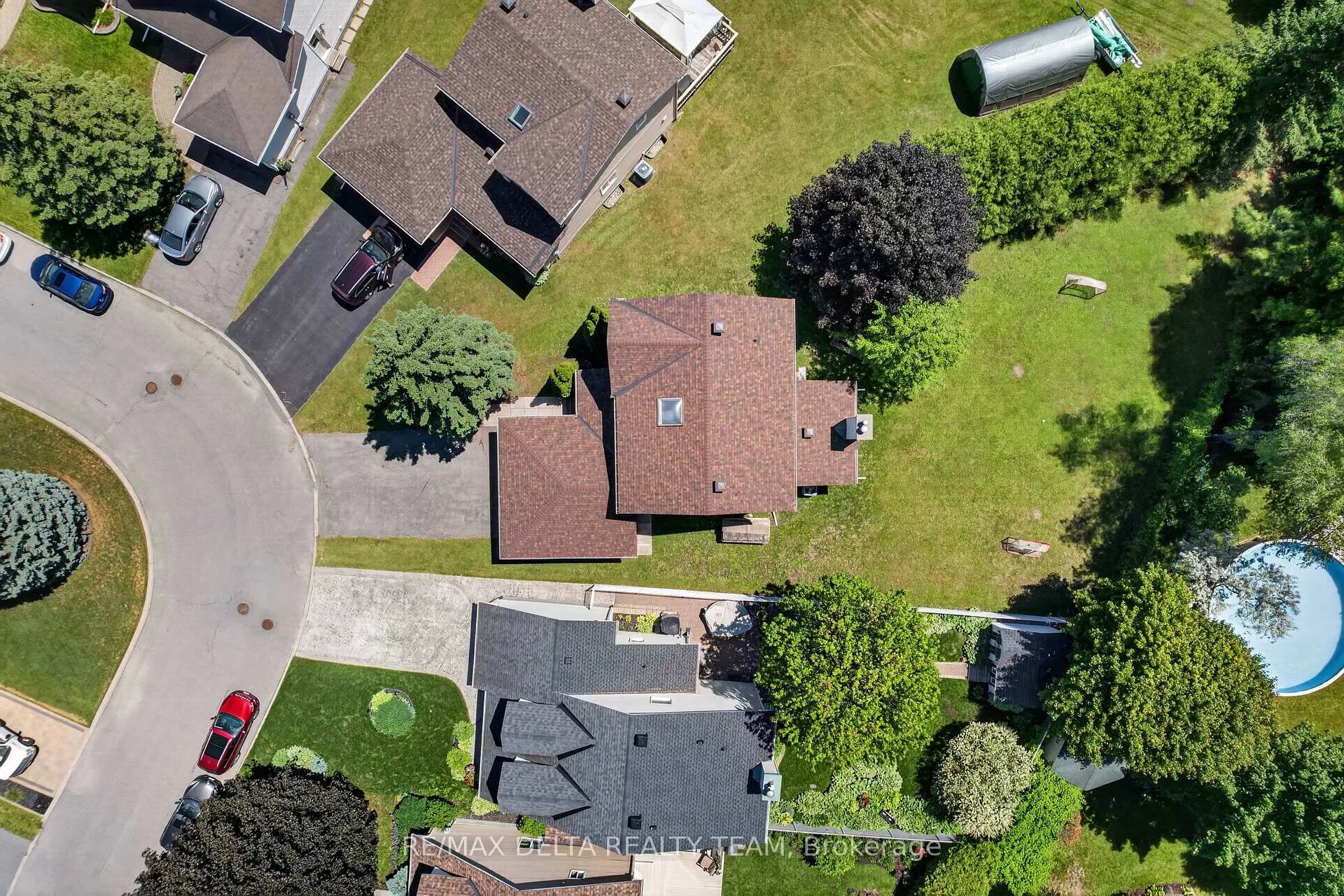 Photo 5 of 664 Thicket Way, Ottawa, Fallingbrook/Gardenway South — HOMEH