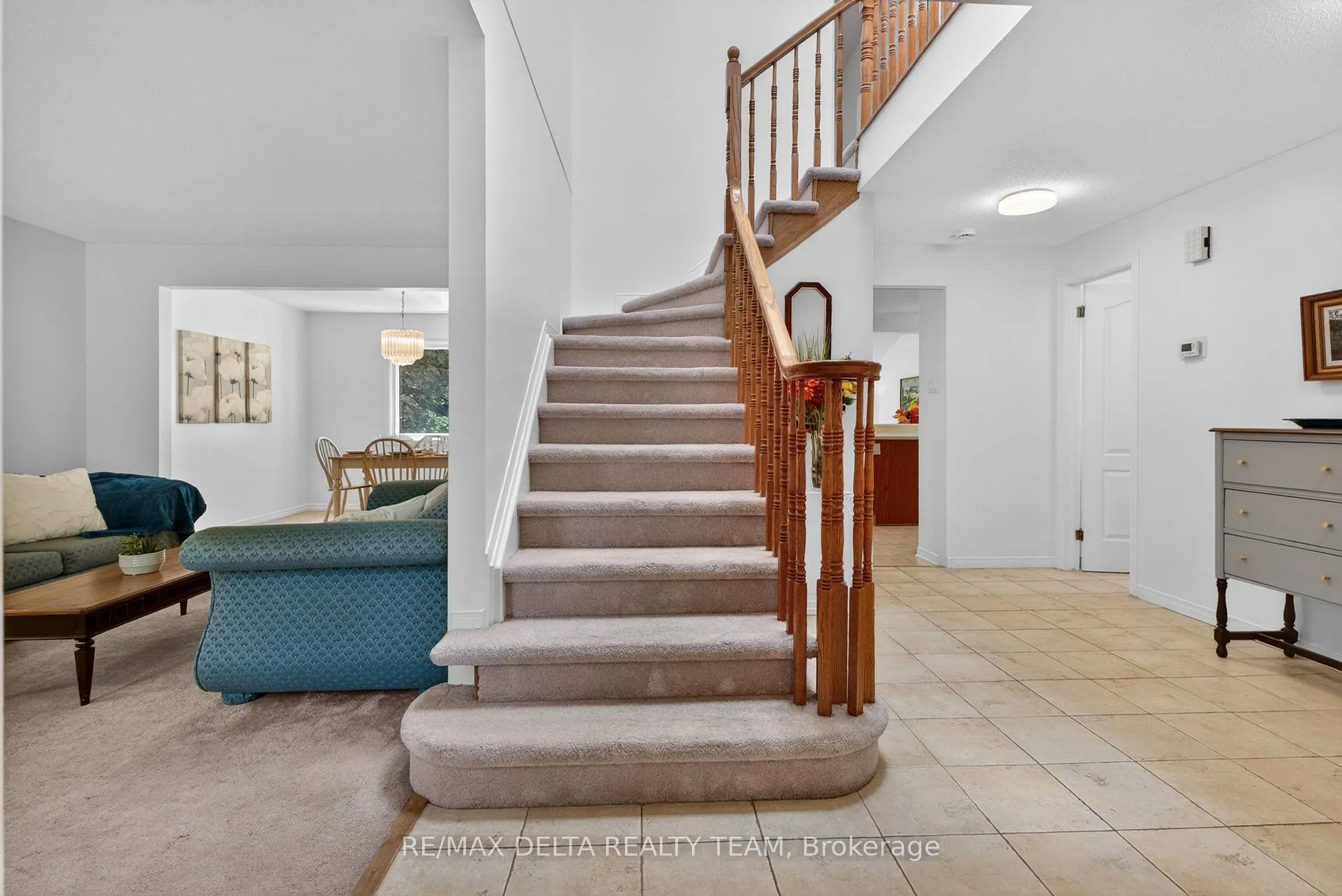 Photo 9 of 664 Thicket Way, Ottawa, Fallingbrook/Gardenway South — HOMEH