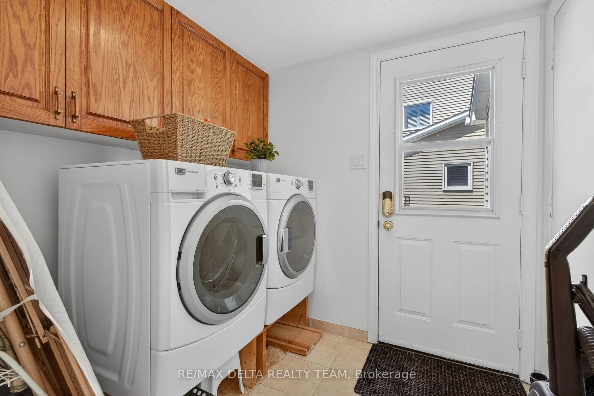 Photo 15 of 664 Thicket Way, Ottawa, Fallingbrook/Gardenway South — HOMEH