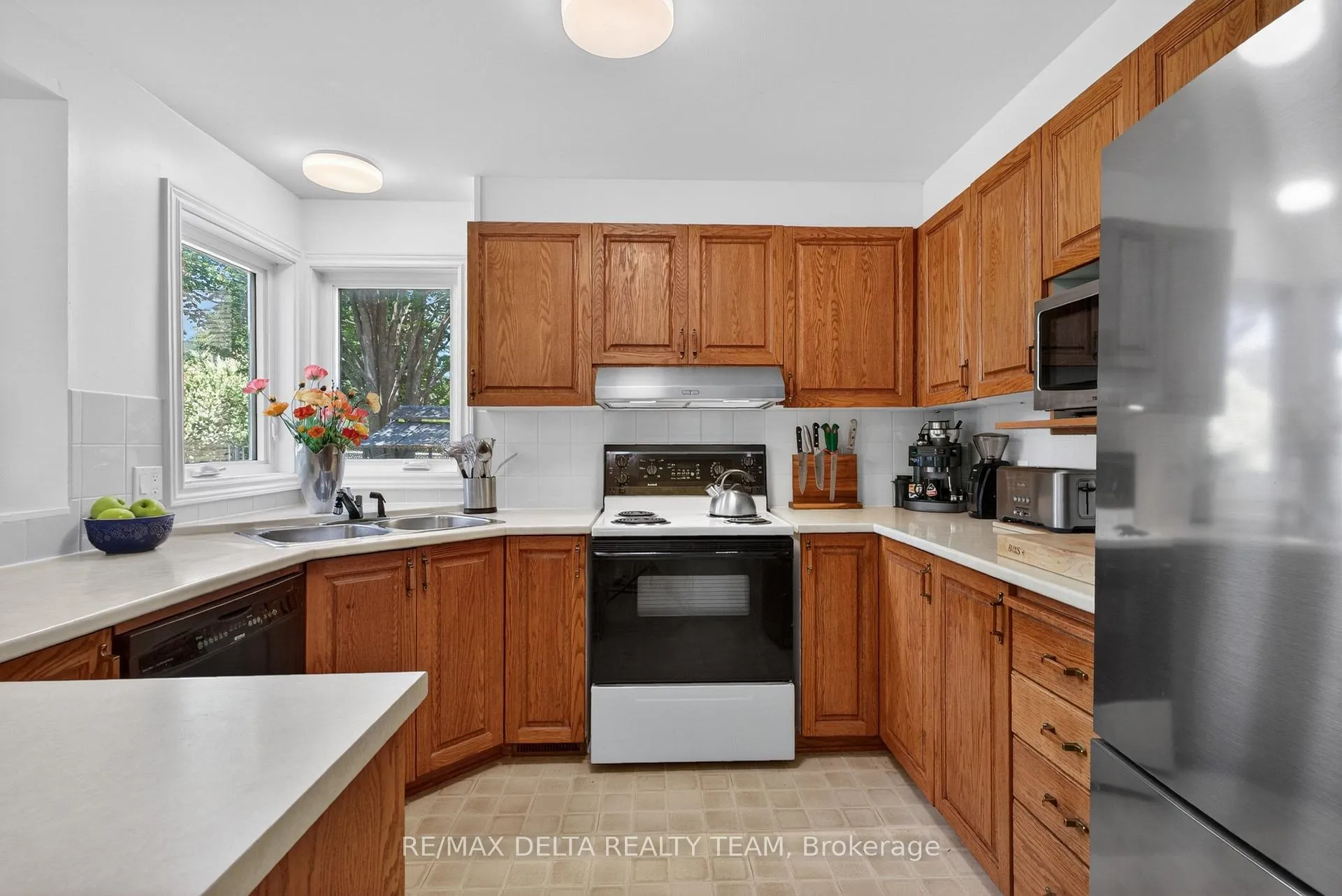 Photo 17 of 664 Thicket Way, Ottawa, Fallingbrook/Gardenway South — HOMEH