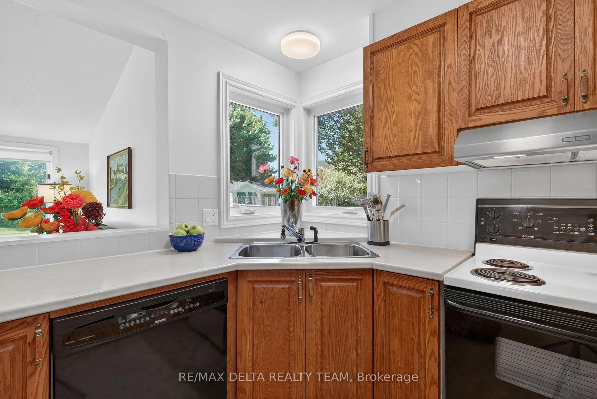 Photo 18 of 664 Thicket Way, Ottawa, Fallingbrook/Gardenway South — HOMEH