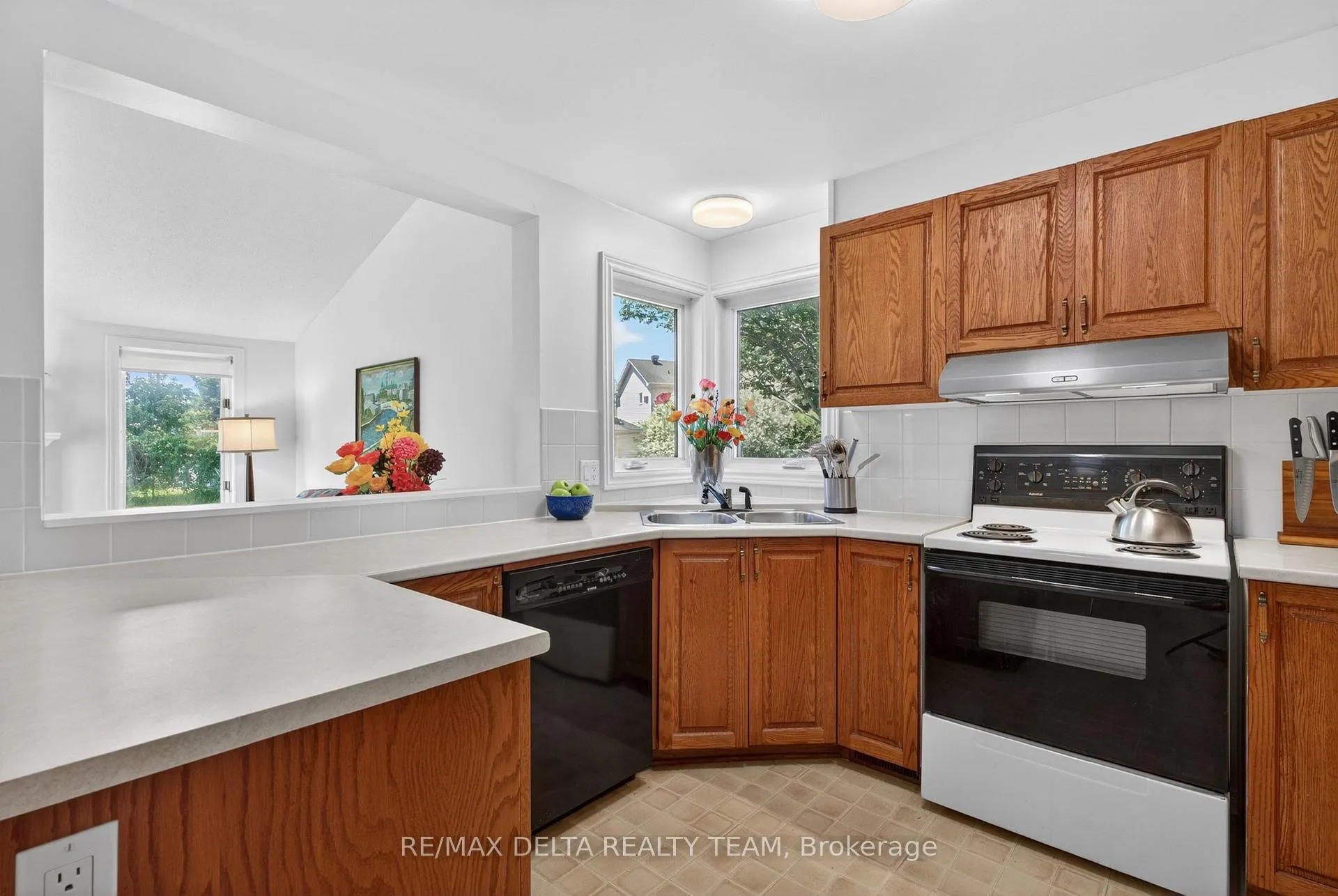 Photo 20 of 664 Thicket Way, Ottawa, Fallingbrook/Gardenway South — HOMEH