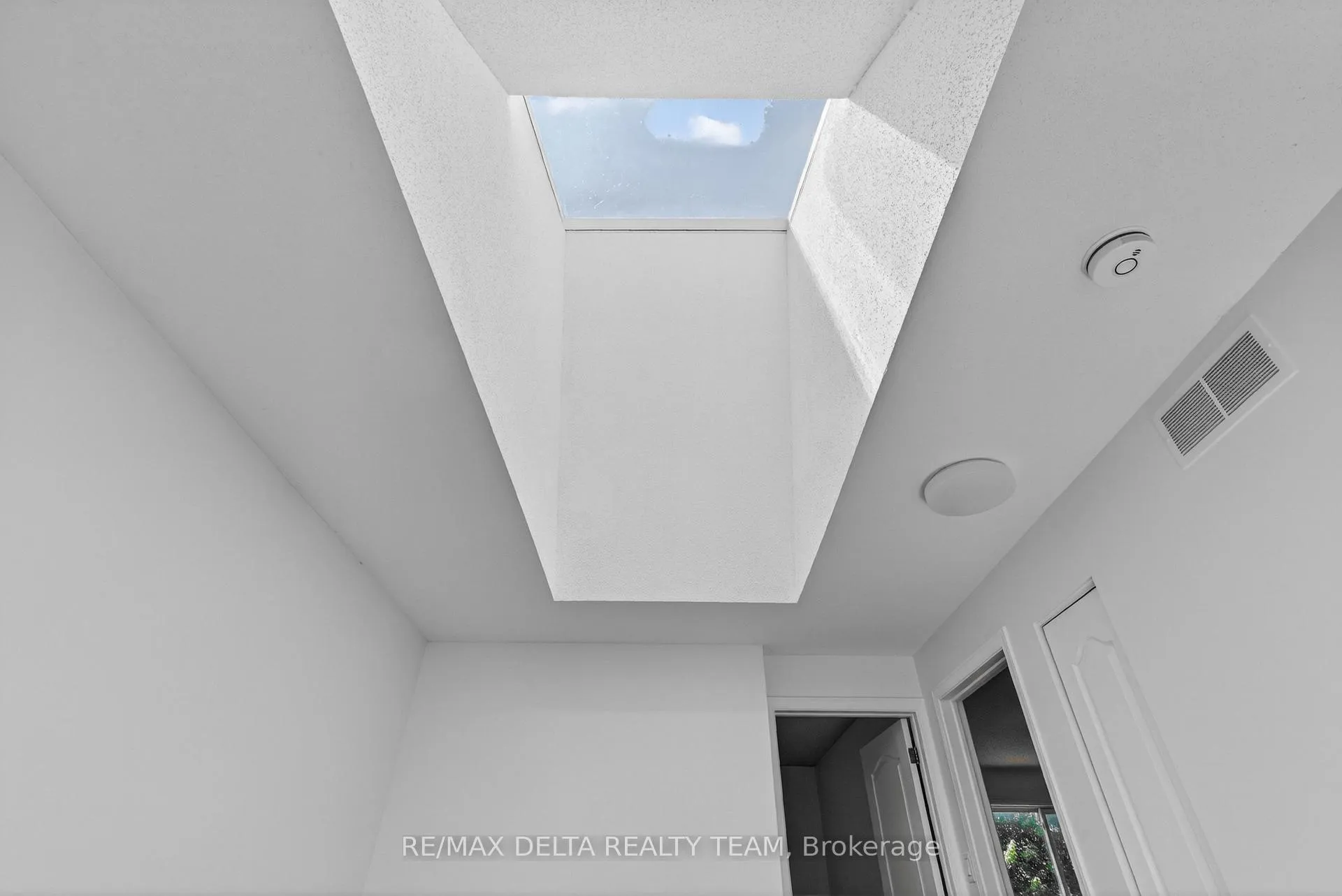 Photo 27 of 664 Thicket Way, Ottawa, Fallingbrook/Gardenway South — HOMEH