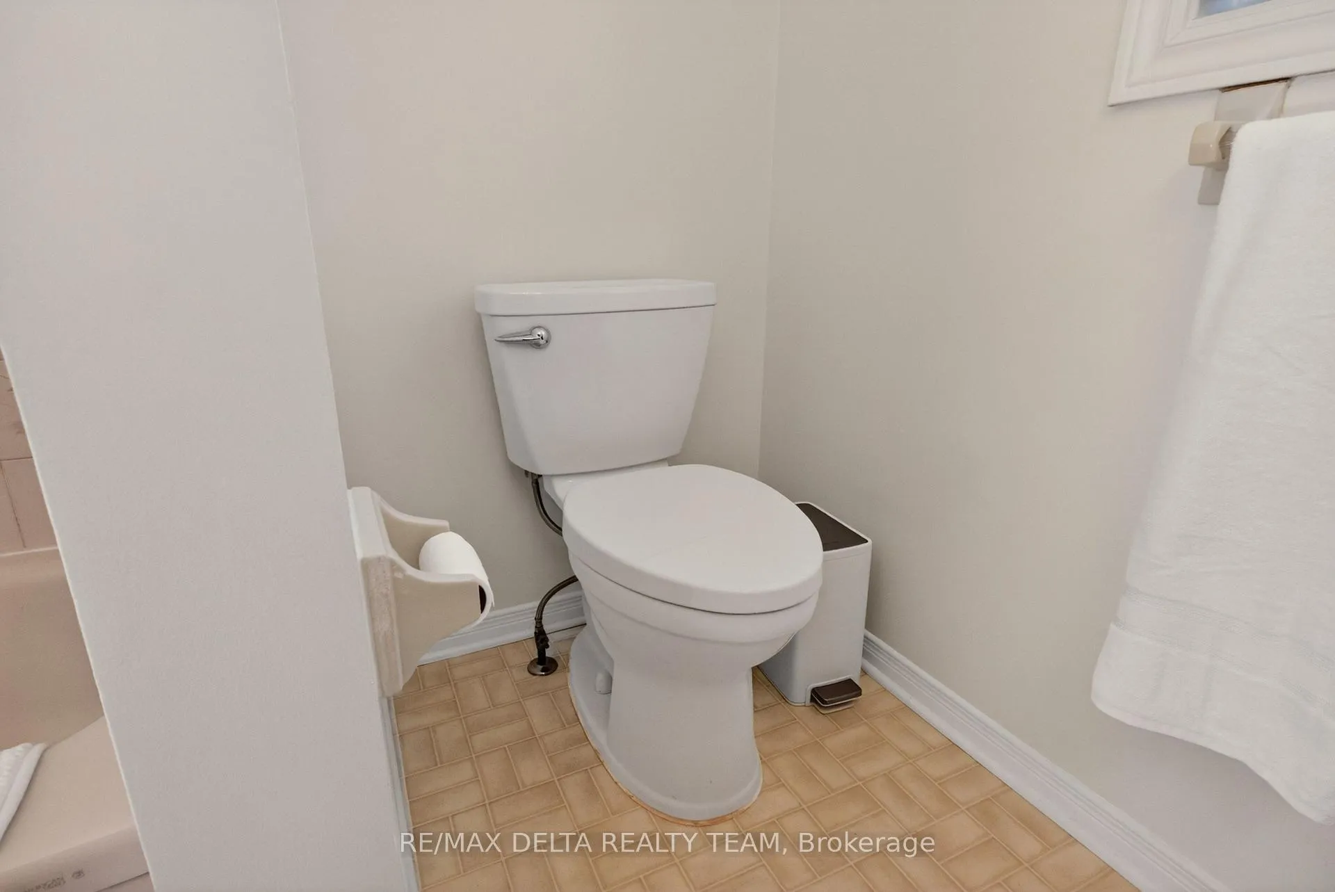 Photo 38 of 664 Thicket Way, Ottawa, Fallingbrook/Gardenway South — HOMEH