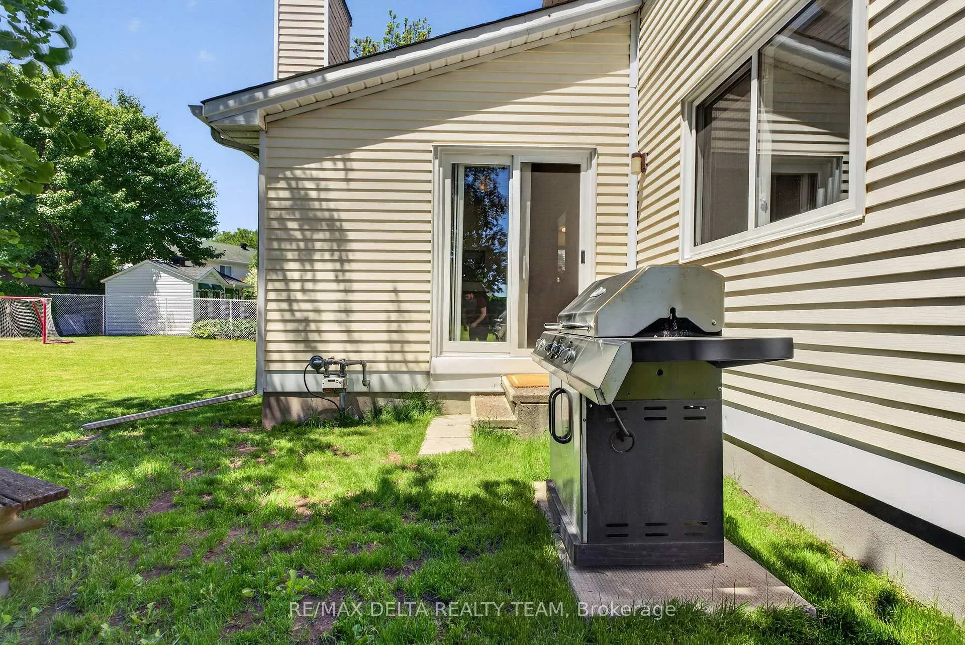 Photo 39 of 664 Thicket Way, Ottawa, Fallingbrook/Gardenway South — HOMEH