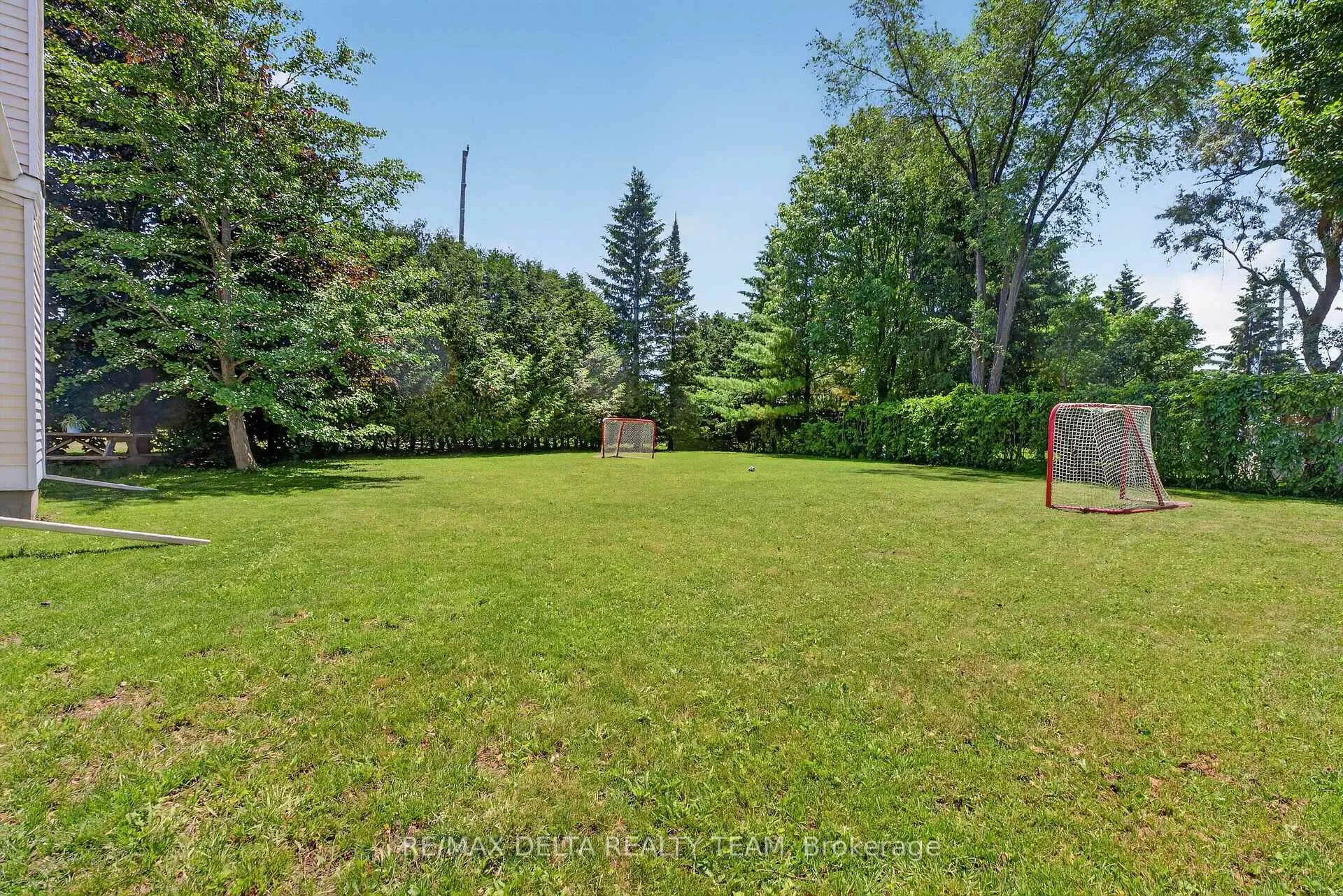Photo 40 of 664 Thicket Way, Ottawa, Fallingbrook/Gardenway South — HOMEH