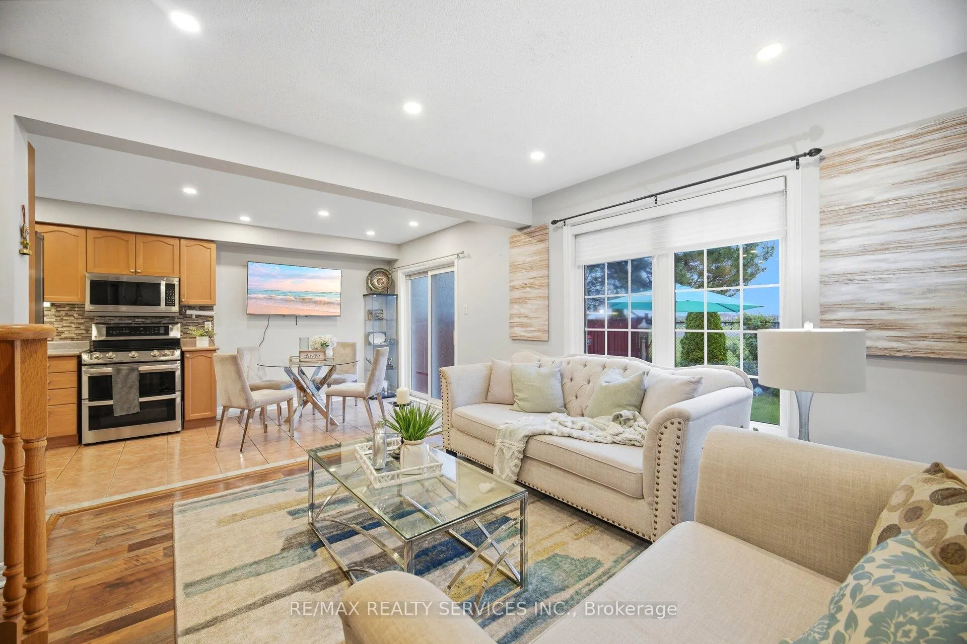 Photo 10 of 45 Sewells Lane, Brampton, Fletcher's Meadow — HOMEH
