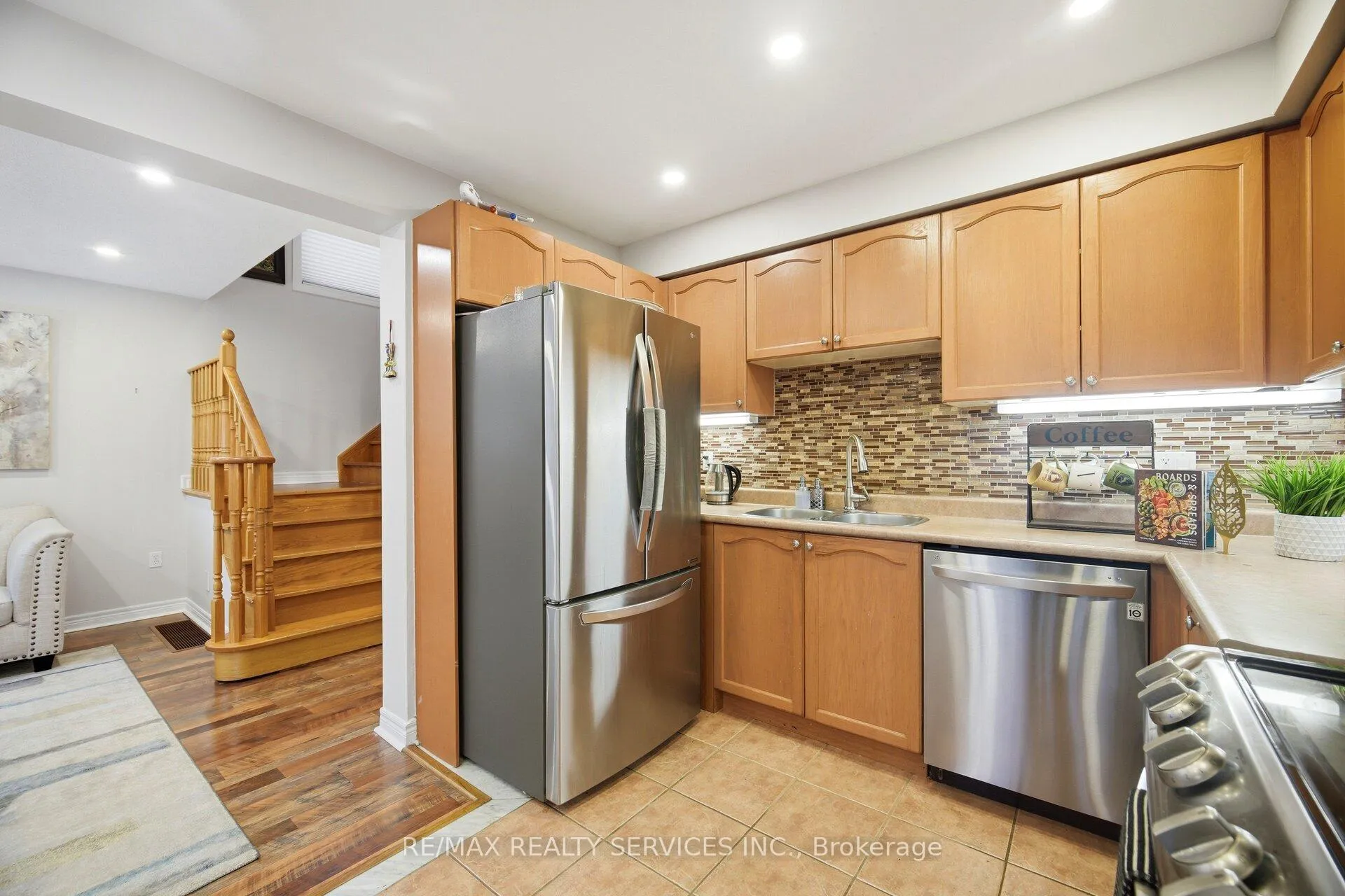 Photo 15 of 45 Sewells Lane, Brampton, Fletcher's Meadow — HOMEH