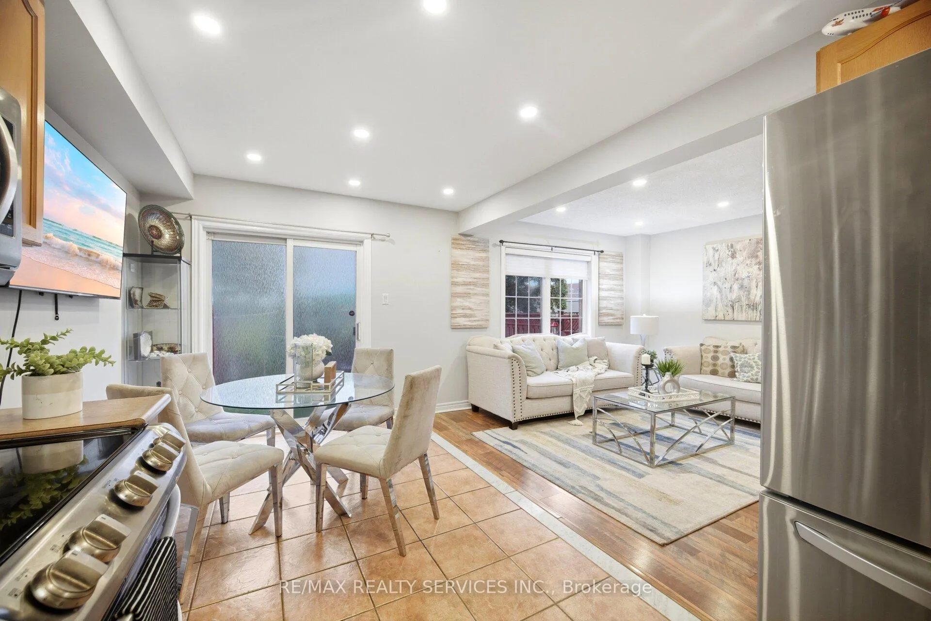 Photo 16 of 45 Sewells Lane, Brampton, Fletcher's Meadow — HOMEH