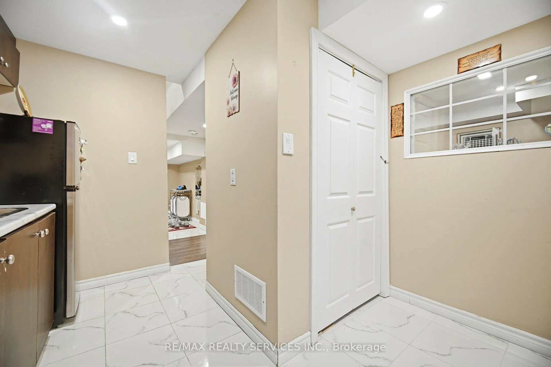 Photo 34 of 45 Sewells Lane, Brampton, Fletcher's Meadow — HOMEH