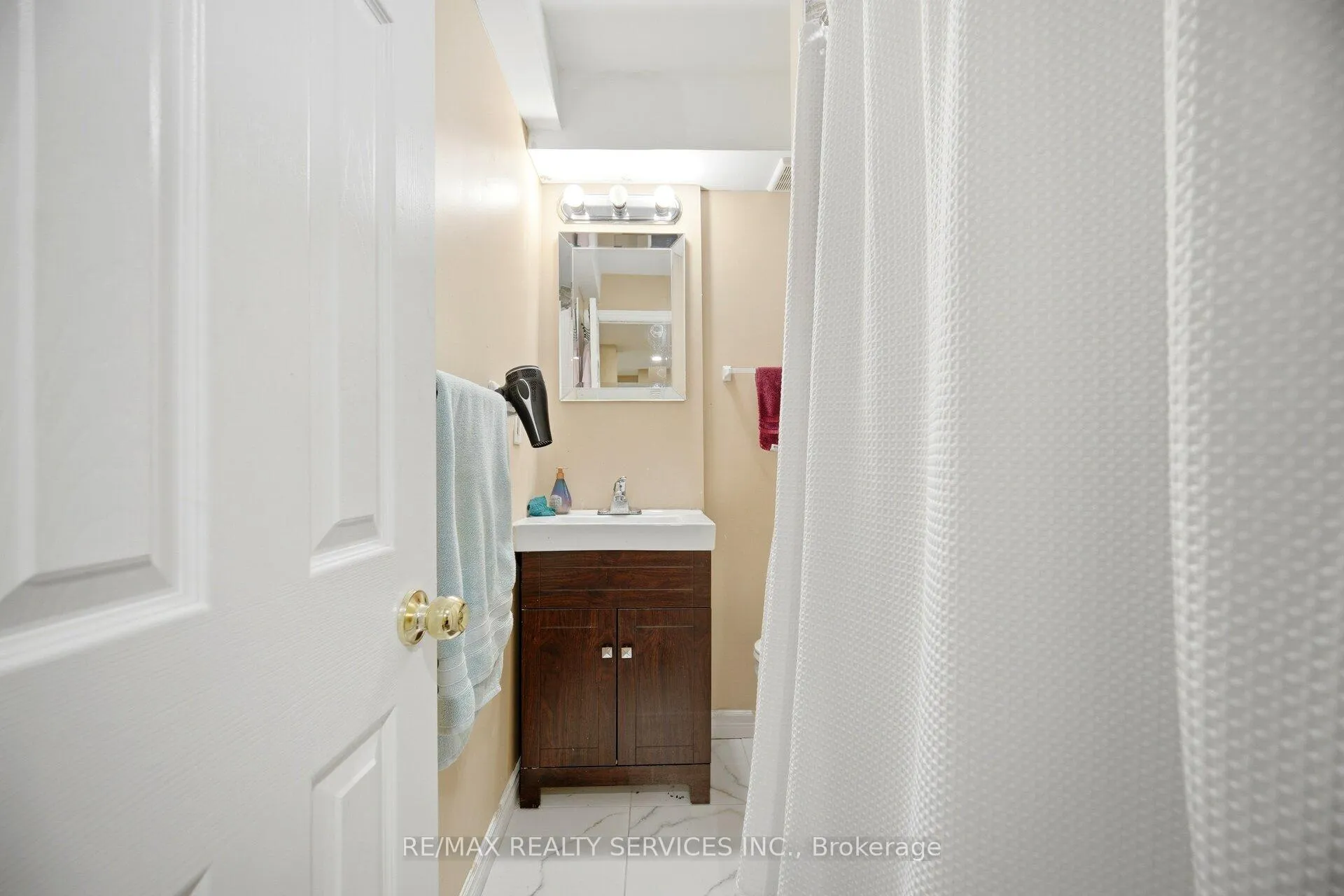 Photo 37 of 45 Sewells Lane, Brampton, Fletcher's Meadow — HOMEH
