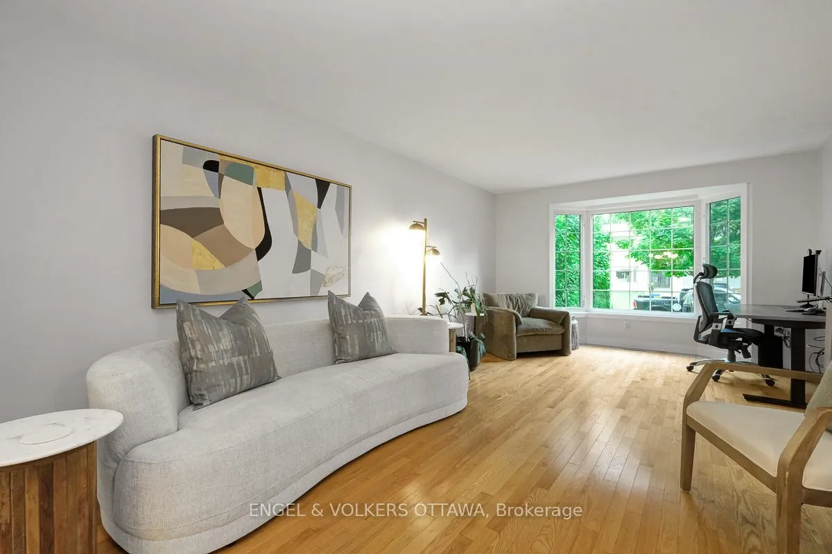 Photo 5 of 1965 Du Clairvaux Road, Ottawa, Chapel Hill — HOMEH