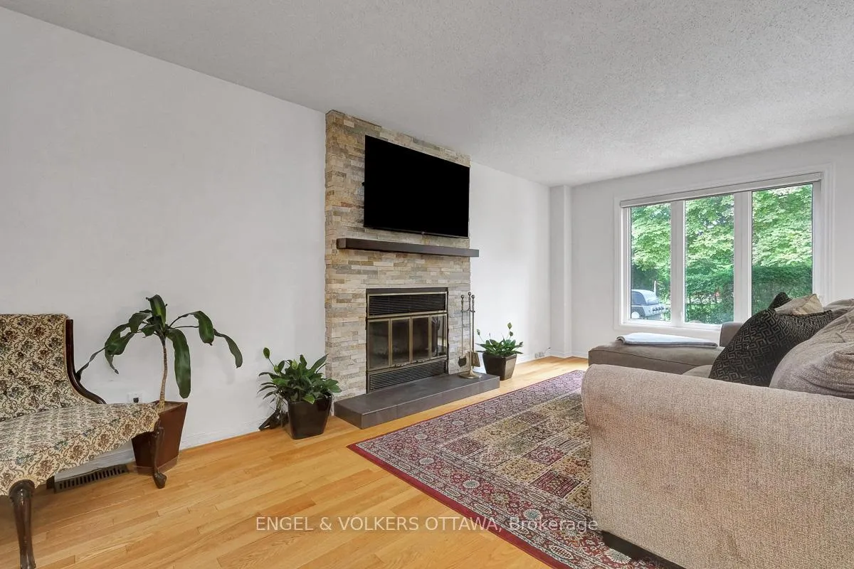 Photo 17 of 1965 Du Clairvaux Road, Ottawa, Chapel Hill — HOMEH