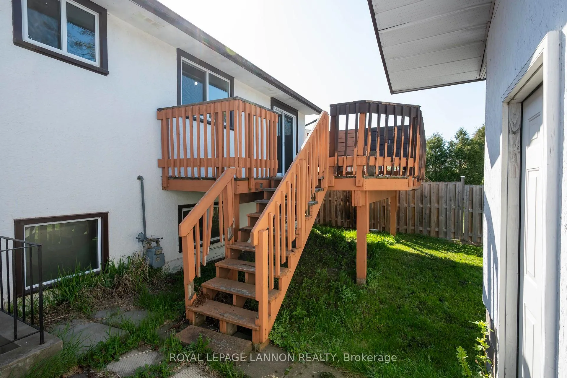 Photo 2 of 423 Brittany Drive, Thunder Bay, John Street North — HOMEH