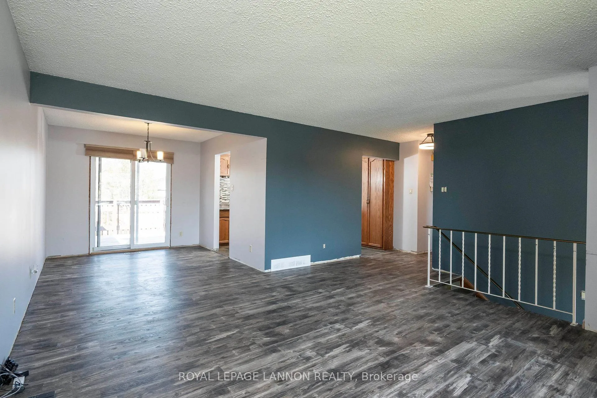 Photo 8 of 423 Brittany Drive, Thunder Bay, John Street North — HOMEH