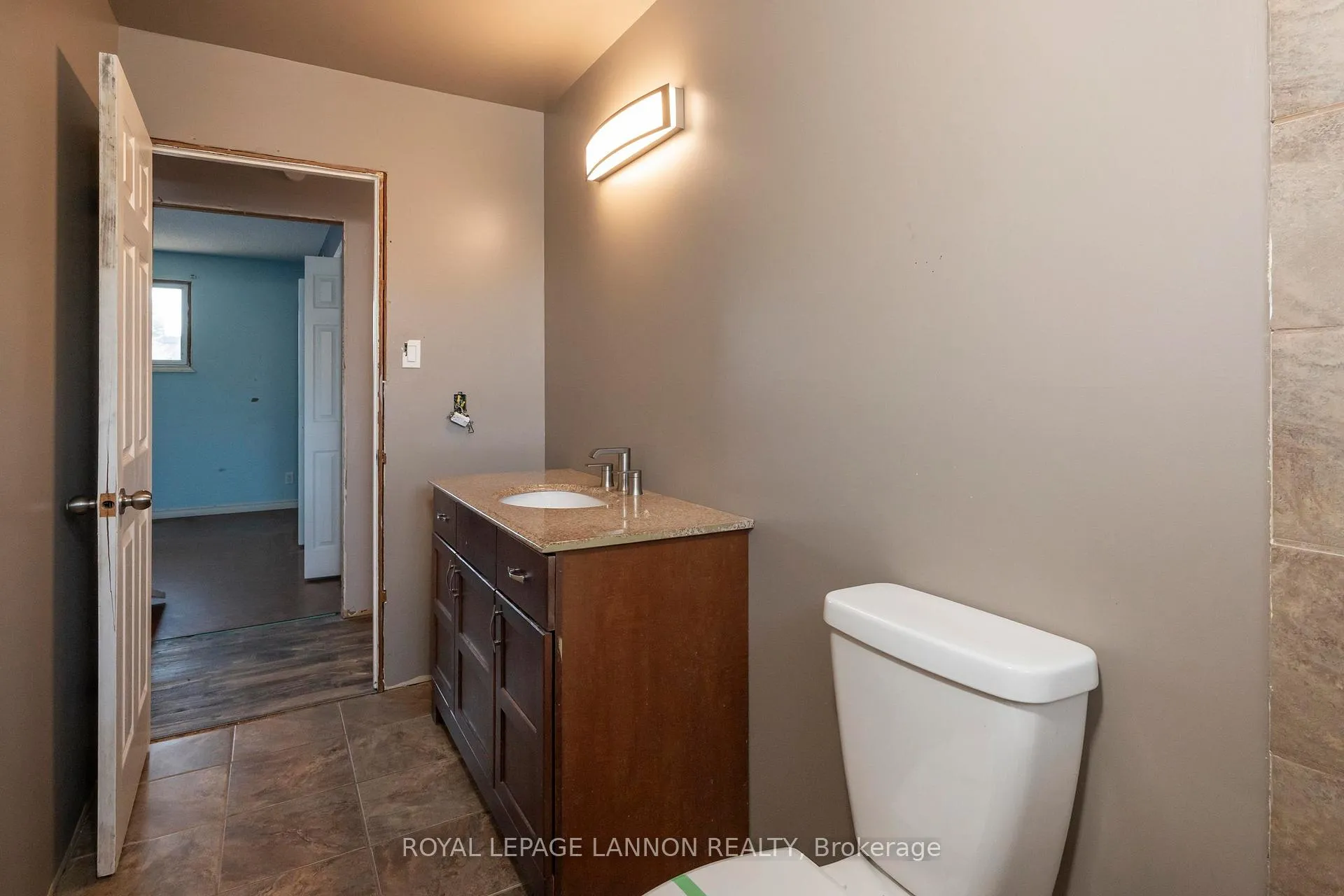 Photo 20 of 423 Brittany Drive, Thunder Bay, John Street North — HOMEH