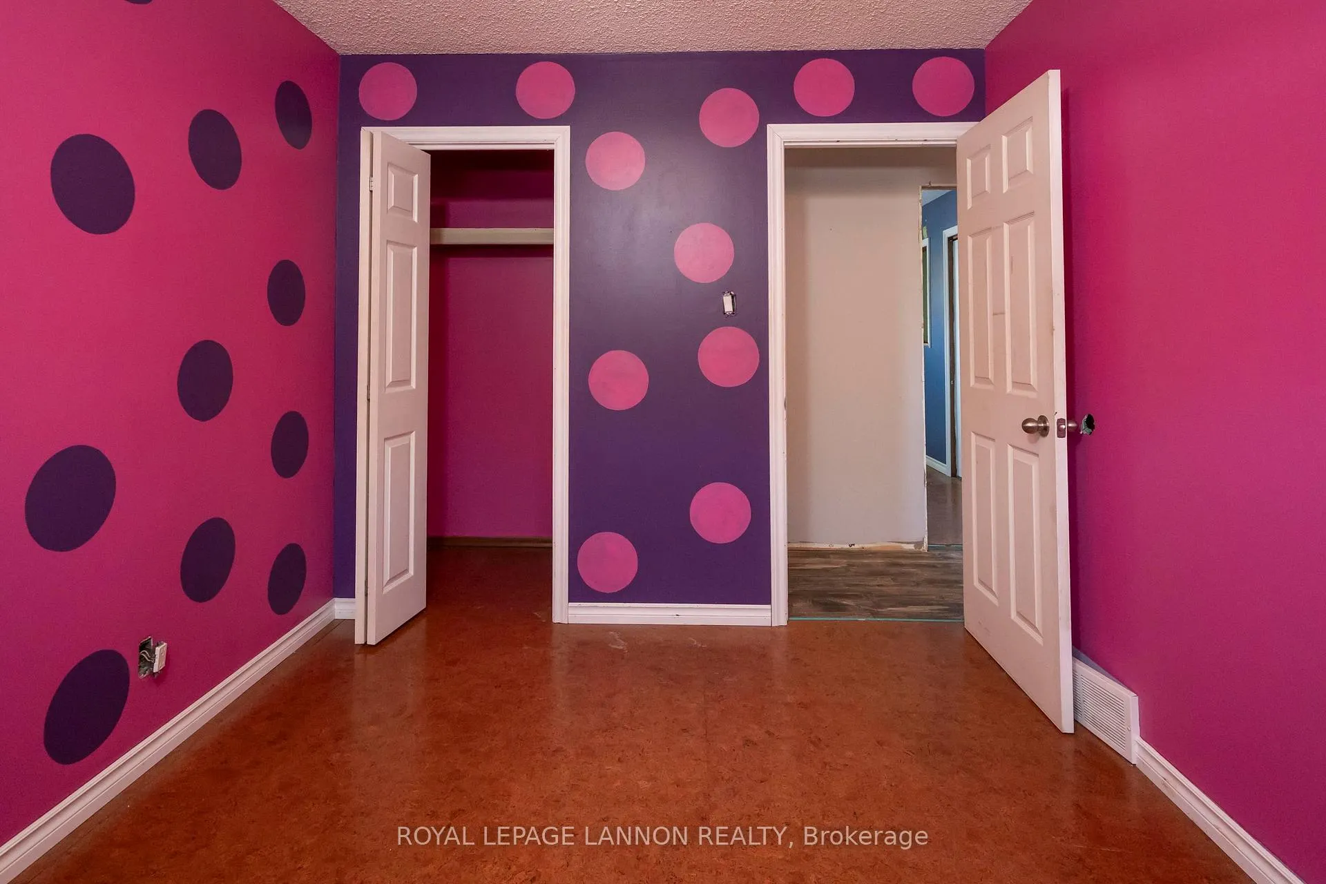 Photo 23 of 423 Brittany Drive, Thunder Bay, John Street North — HOMEH