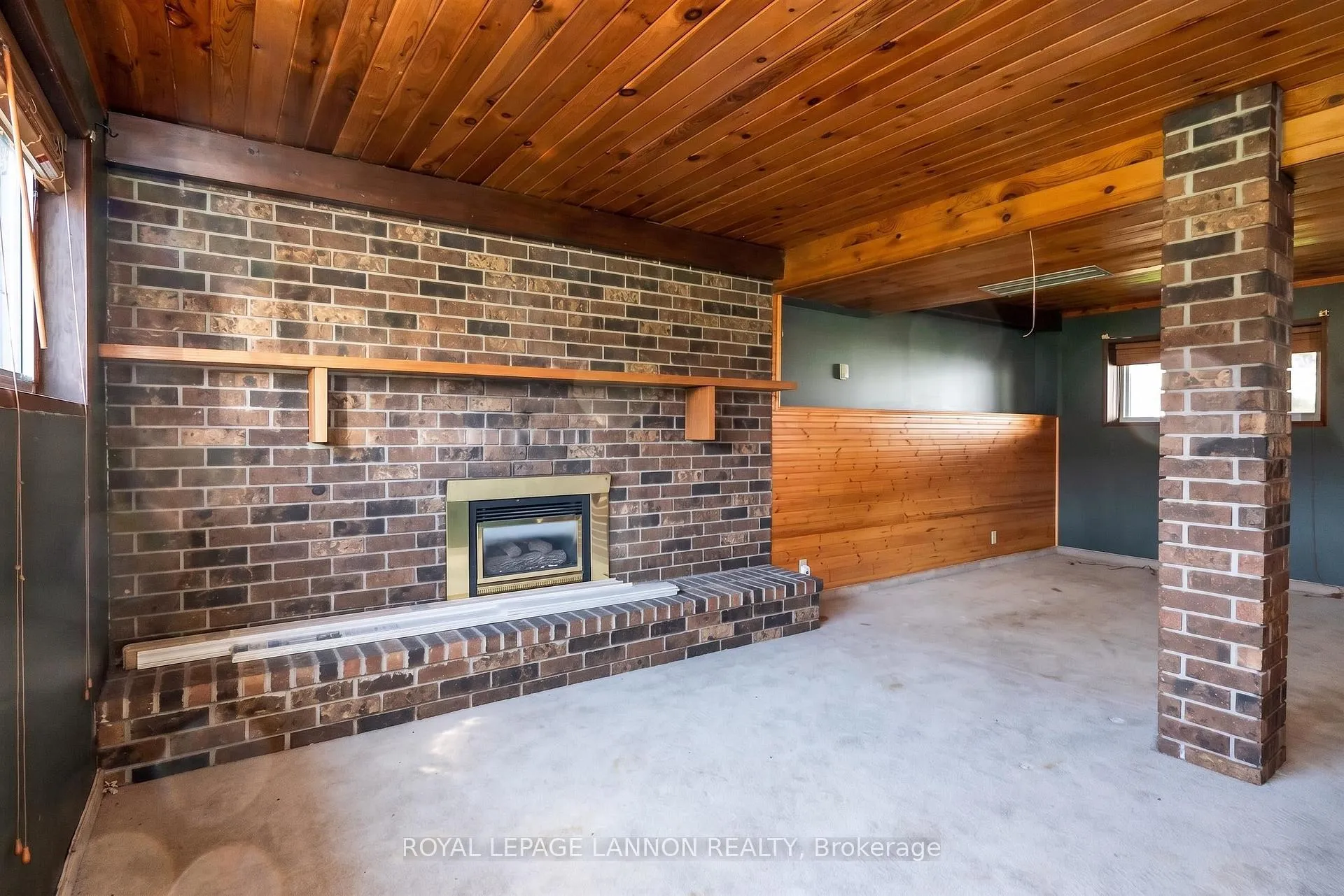 Photo 28 of 423 Brittany Drive, Thunder Bay, John Street North — HOMEH