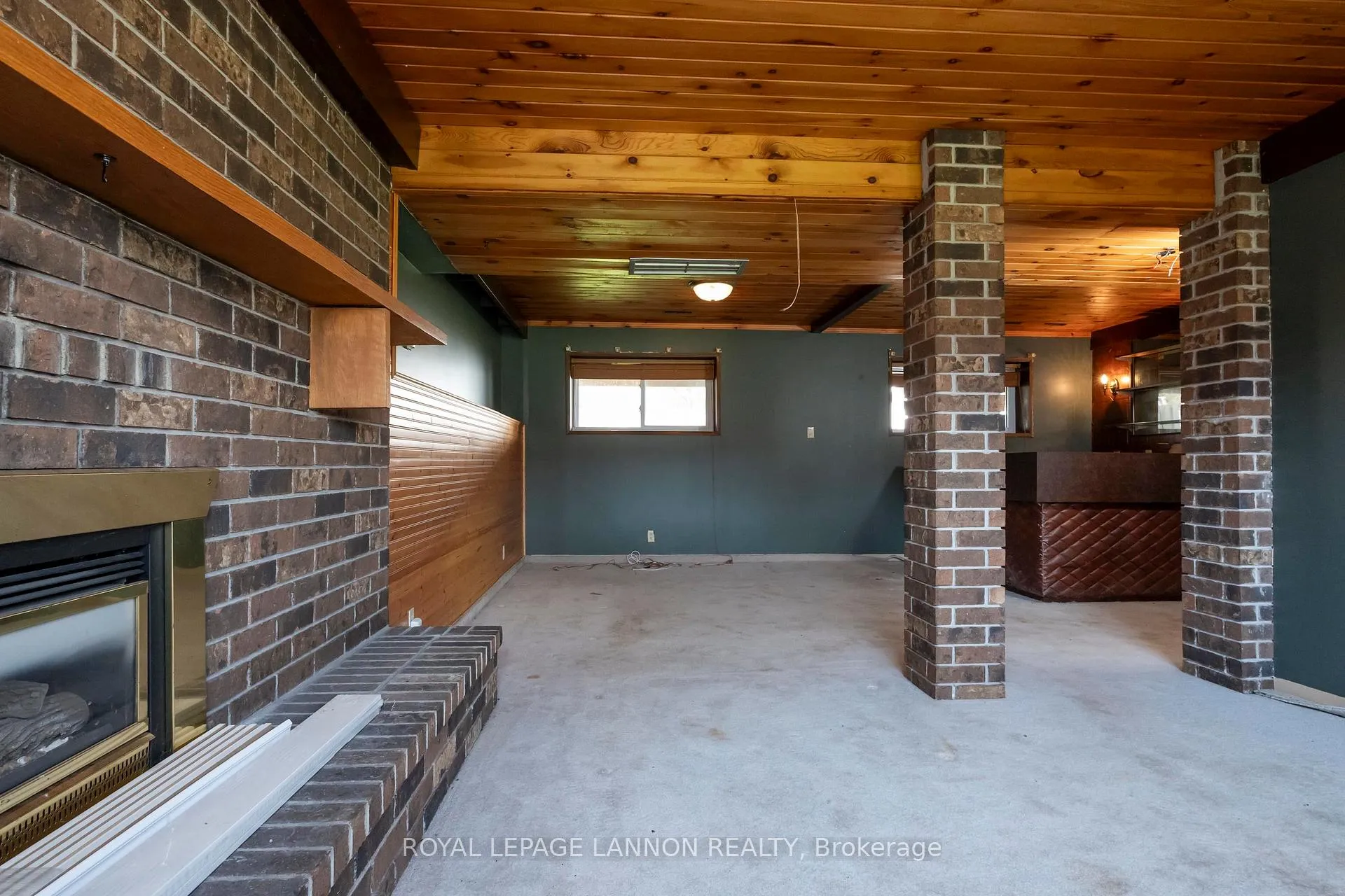 Photo 29 of 423 Brittany Drive, Thunder Bay, John Street North — HOMEH