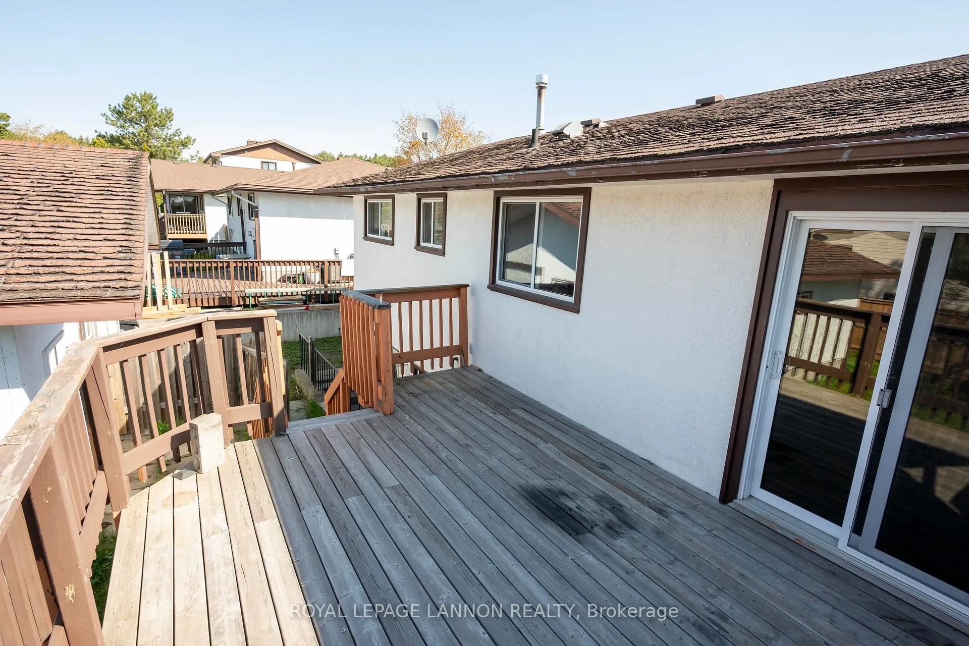 Photo 30 of 423 Brittany Drive, Thunder Bay, John Street North — HOMEH