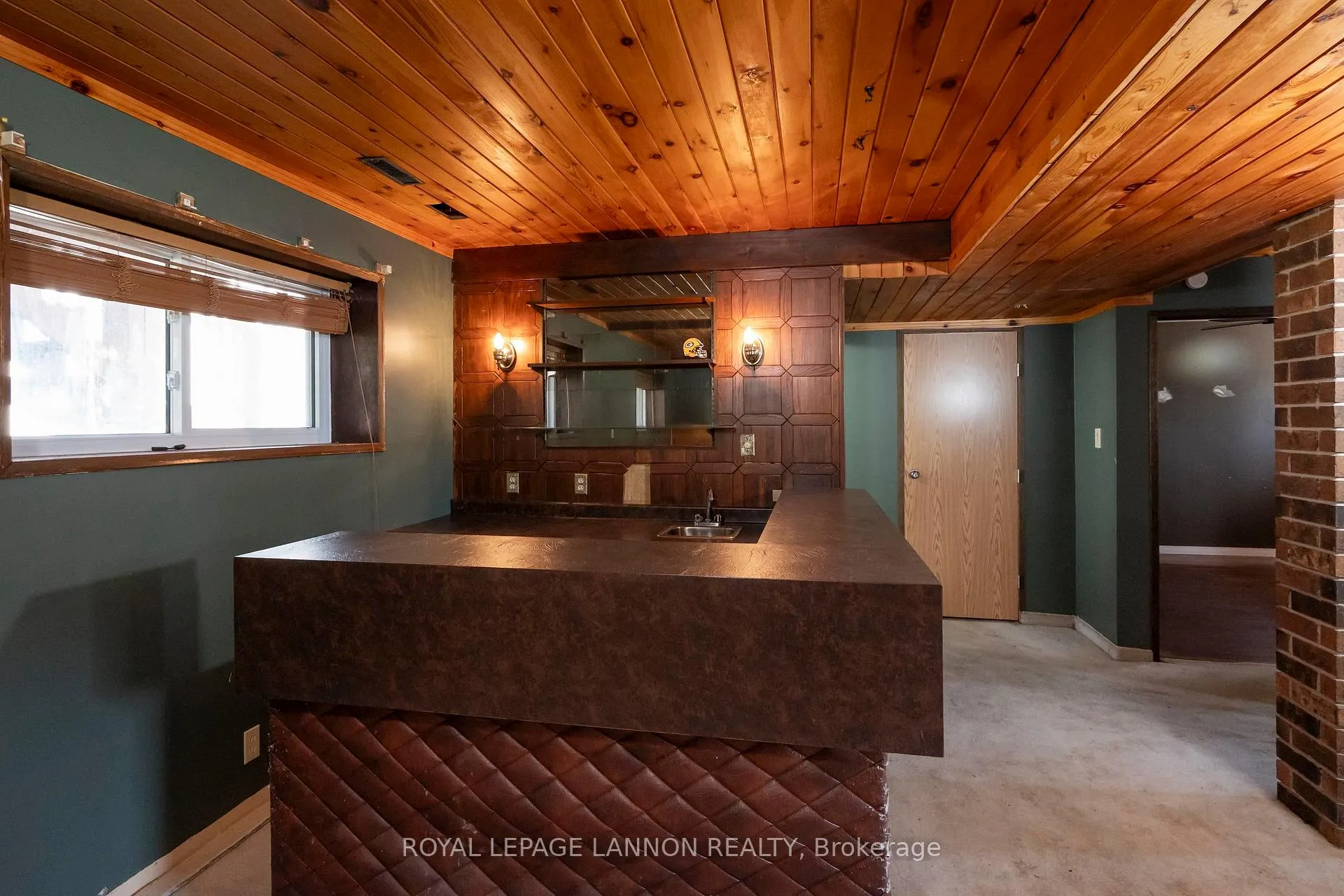 Photo 34 of 423 Brittany Drive, Thunder Bay, John Street North — HOMEH
