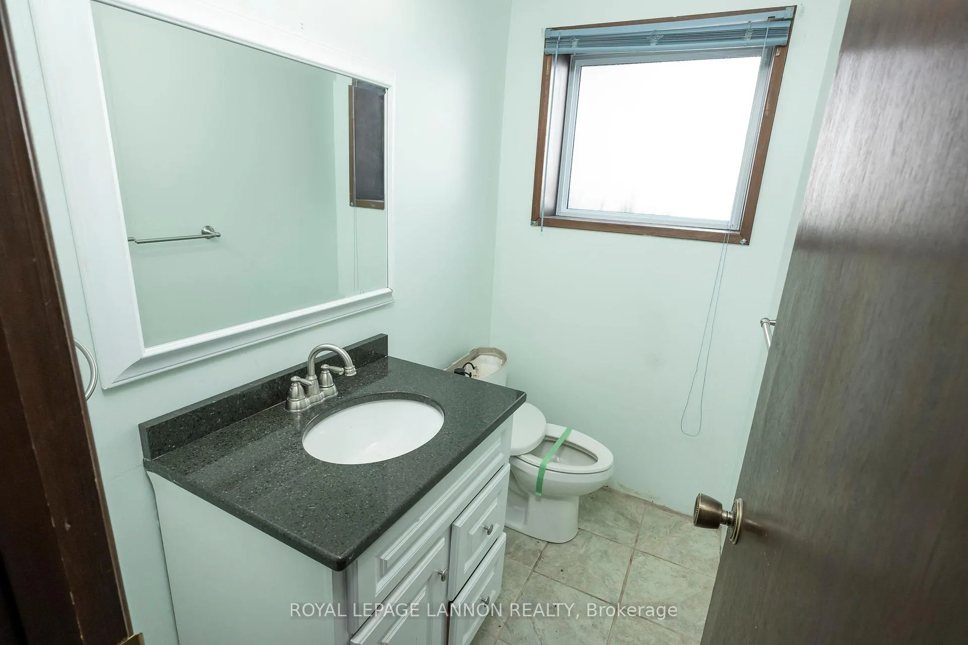 Photo 38 of 423 Brittany Drive, Thunder Bay, John Street North — HOMEH