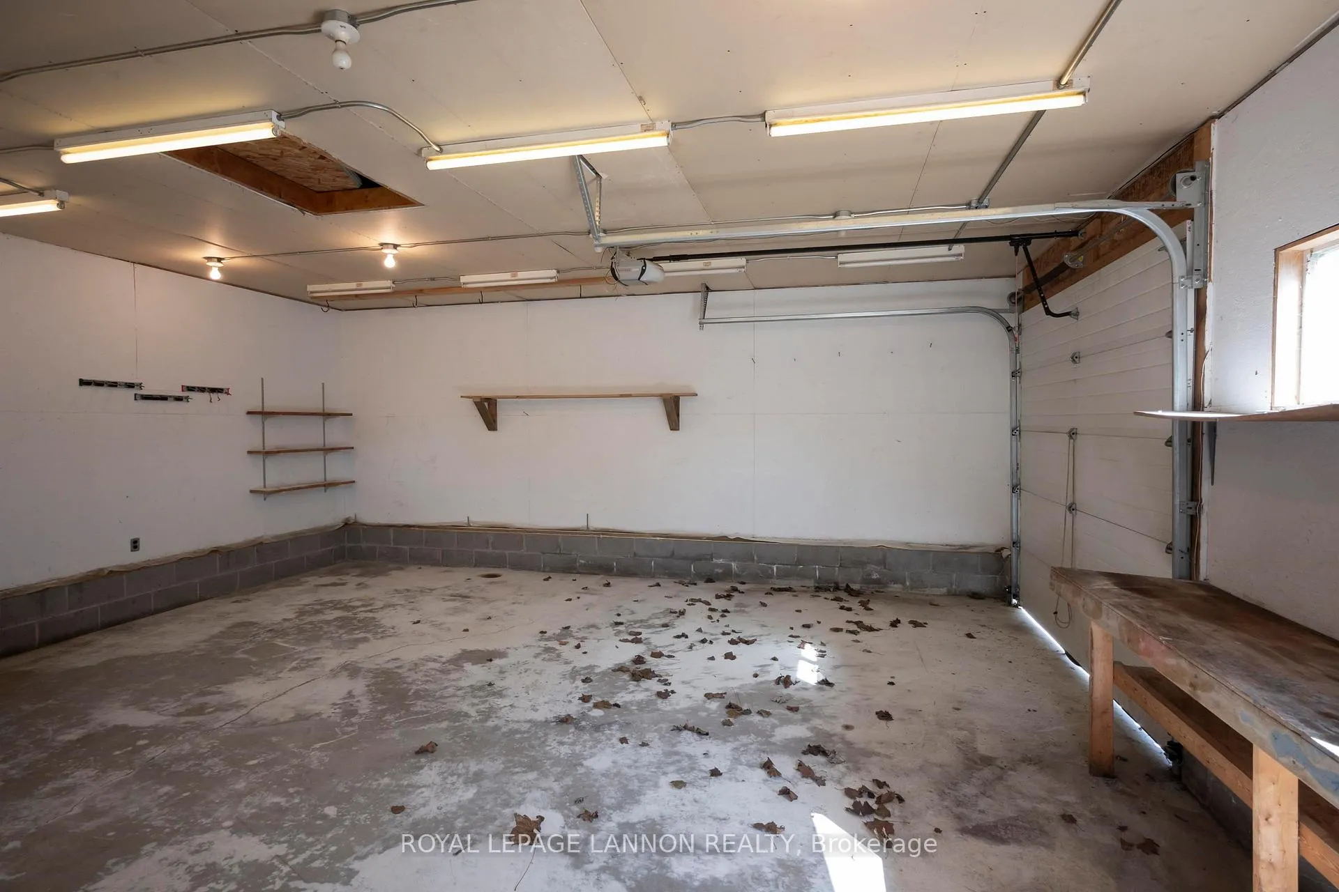 Photo 41 of 423 Brittany Drive, Thunder Bay, John Street North — HOMEH