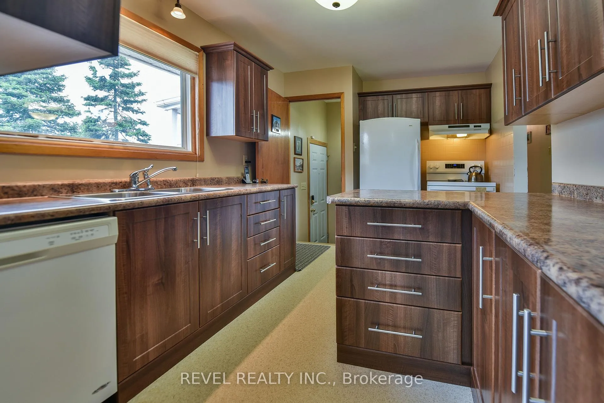 Photo 2 of 121 Hellen Avenue, Timmins, SP - Main Area — HOMEH