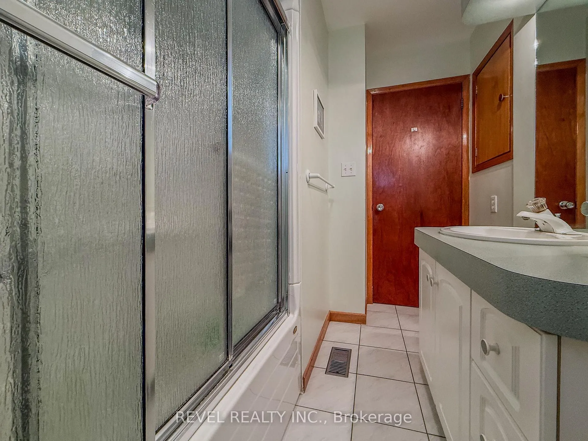Photo 11 of 121 Hellen Avenue, Timmins, SP - Main Area — HOMEH