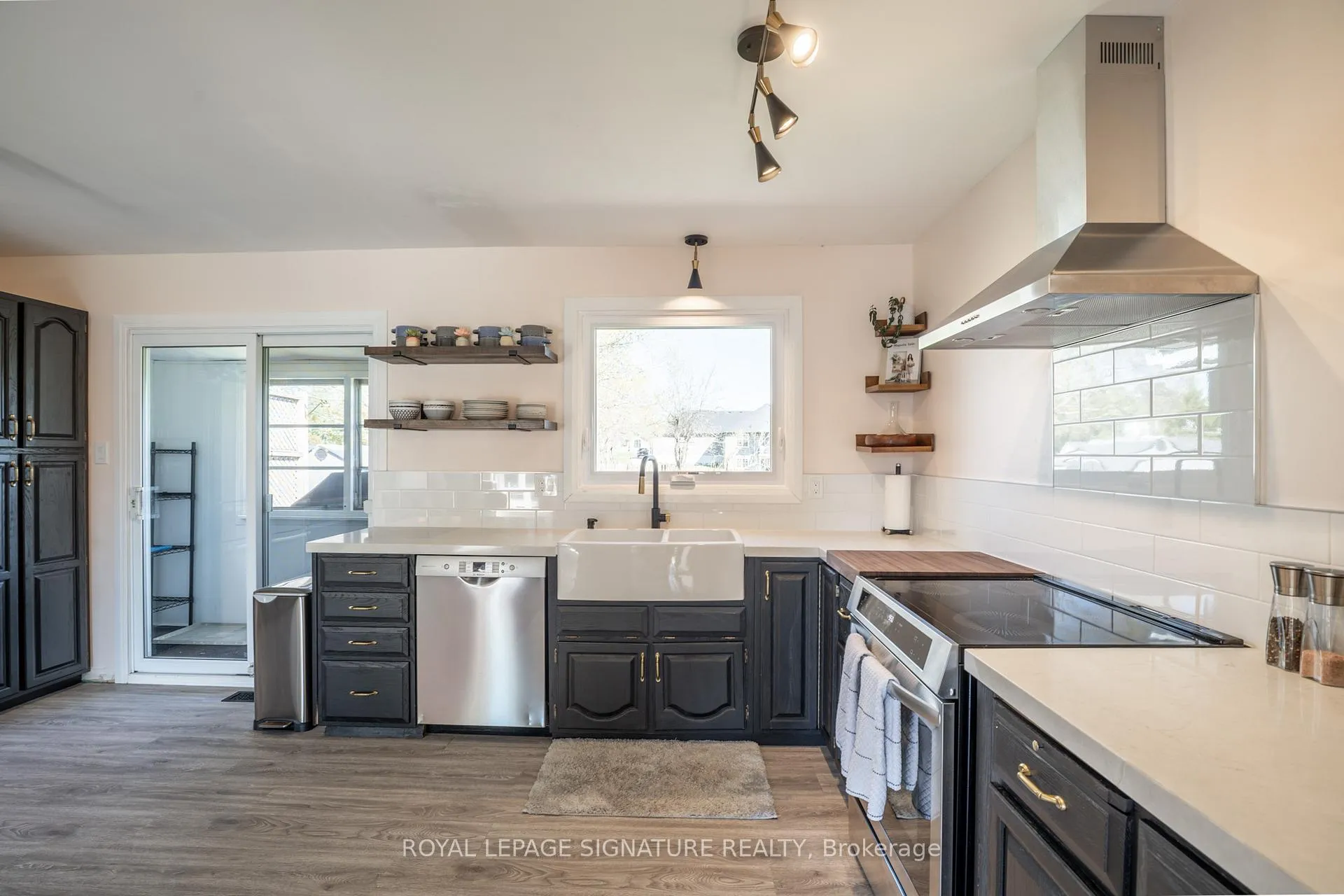 Photo 8 of 34 Champlain Crescent, Oro-Medonte, Warminster — HOMEH