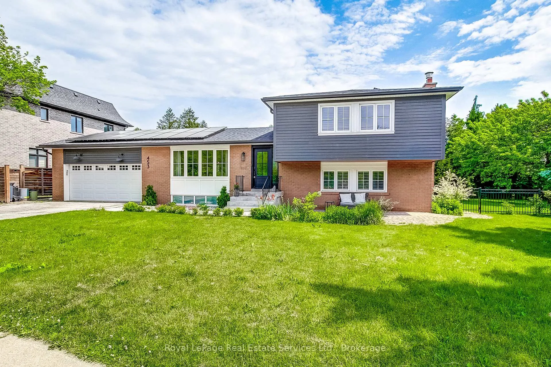 Photo 2 of 453 Warminster Drive, Oakville, West — HOMEH