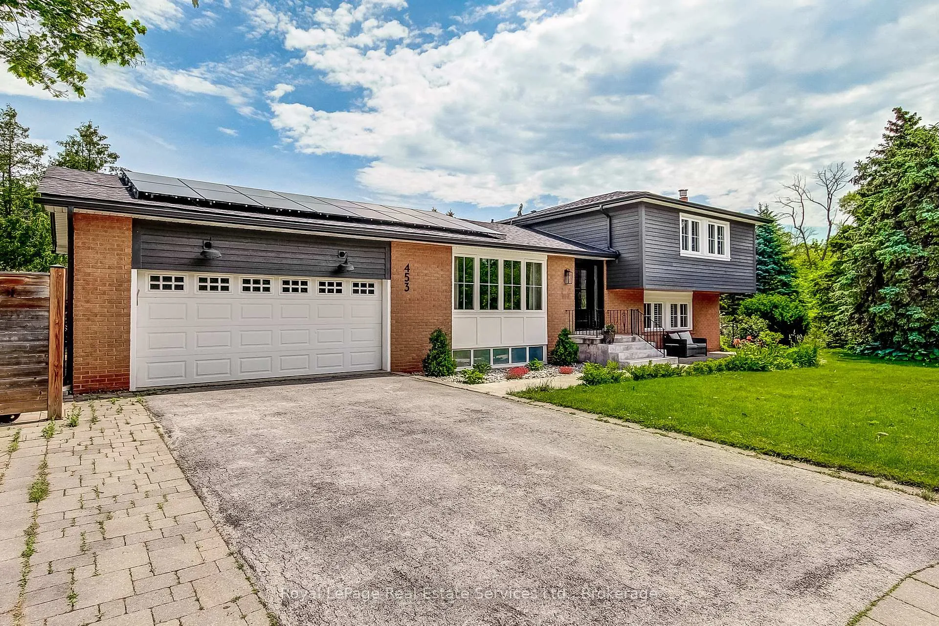 Photo 3 of 453 Warminster Drive, Oakville, West — HOMEH