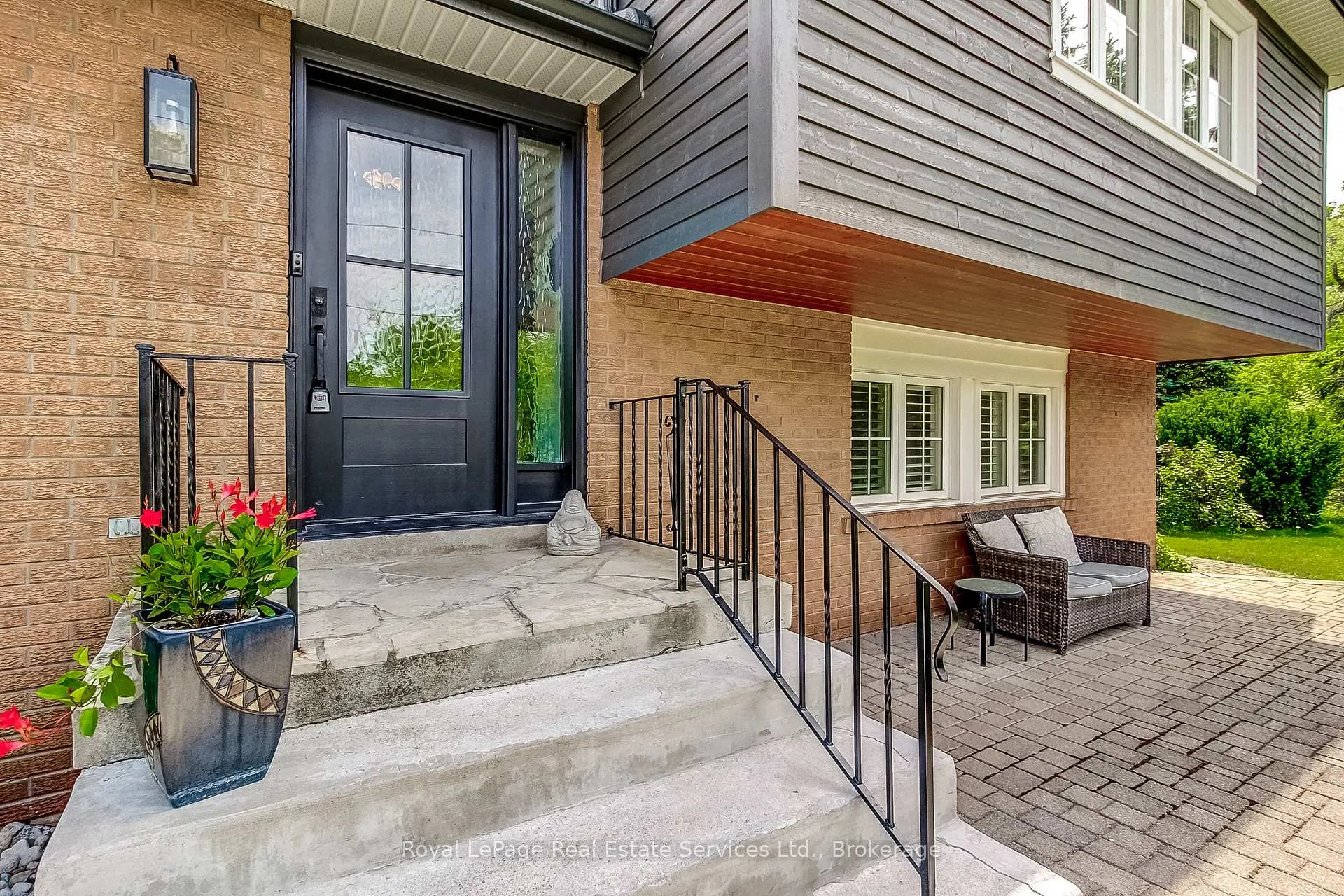 Photo 4 of 453 Warminster Drive, Oakville, West — HOMEH