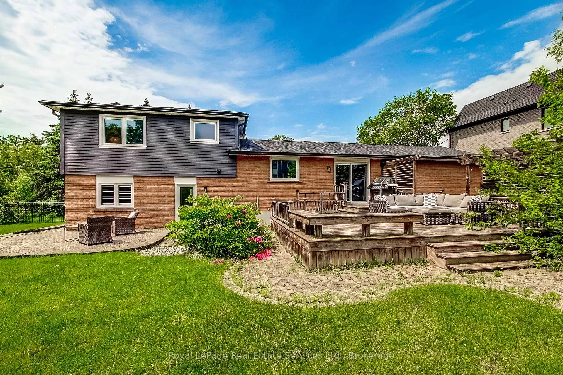 Photo 11 of 453 Warminster Drive, Oakville, West — HOMEH