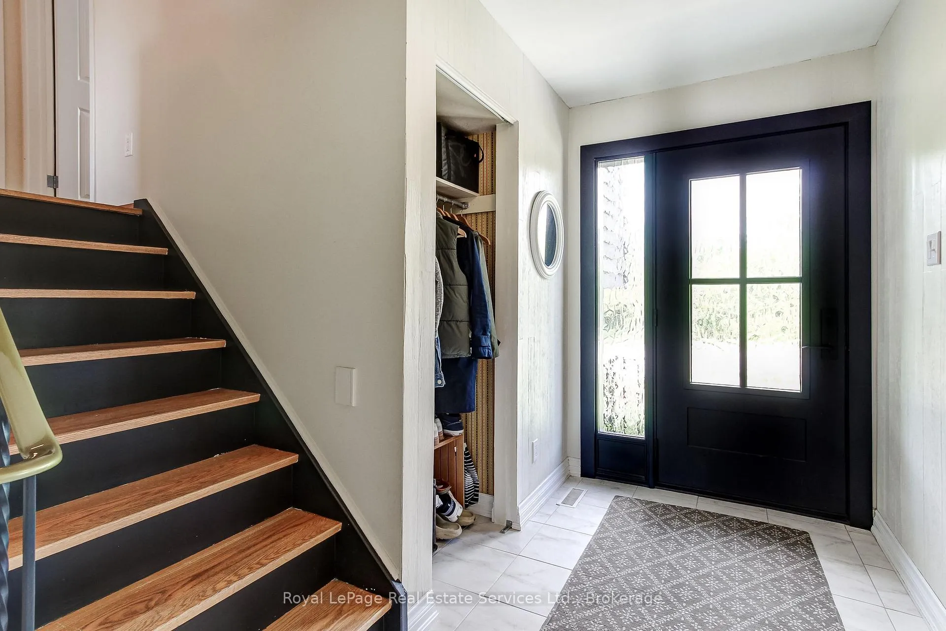 Photo 16 of 453 Warminster Drive, Oakville, West — HOMEH